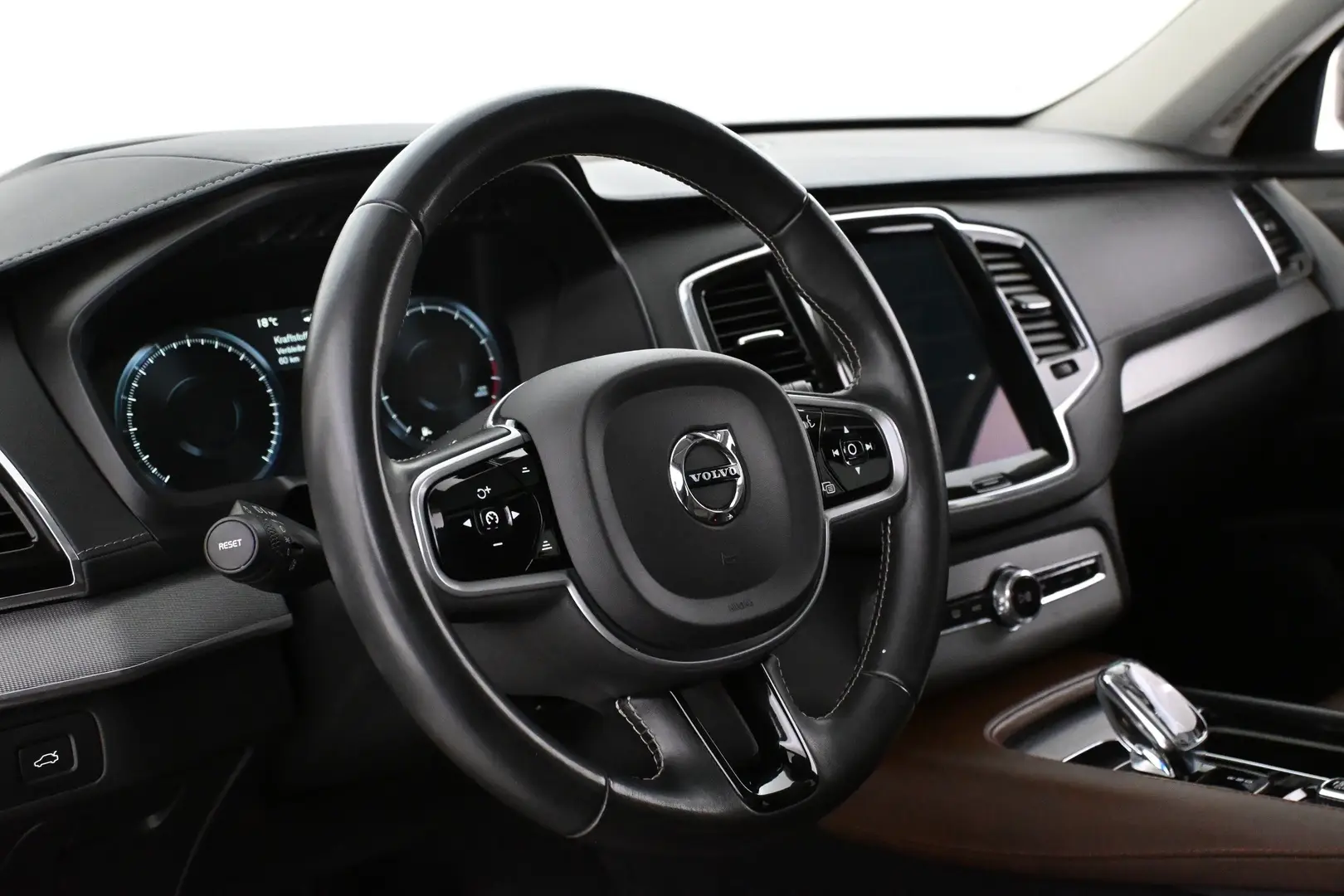 Car Image - 5xJdtLViyZMnSACuOc9XE2