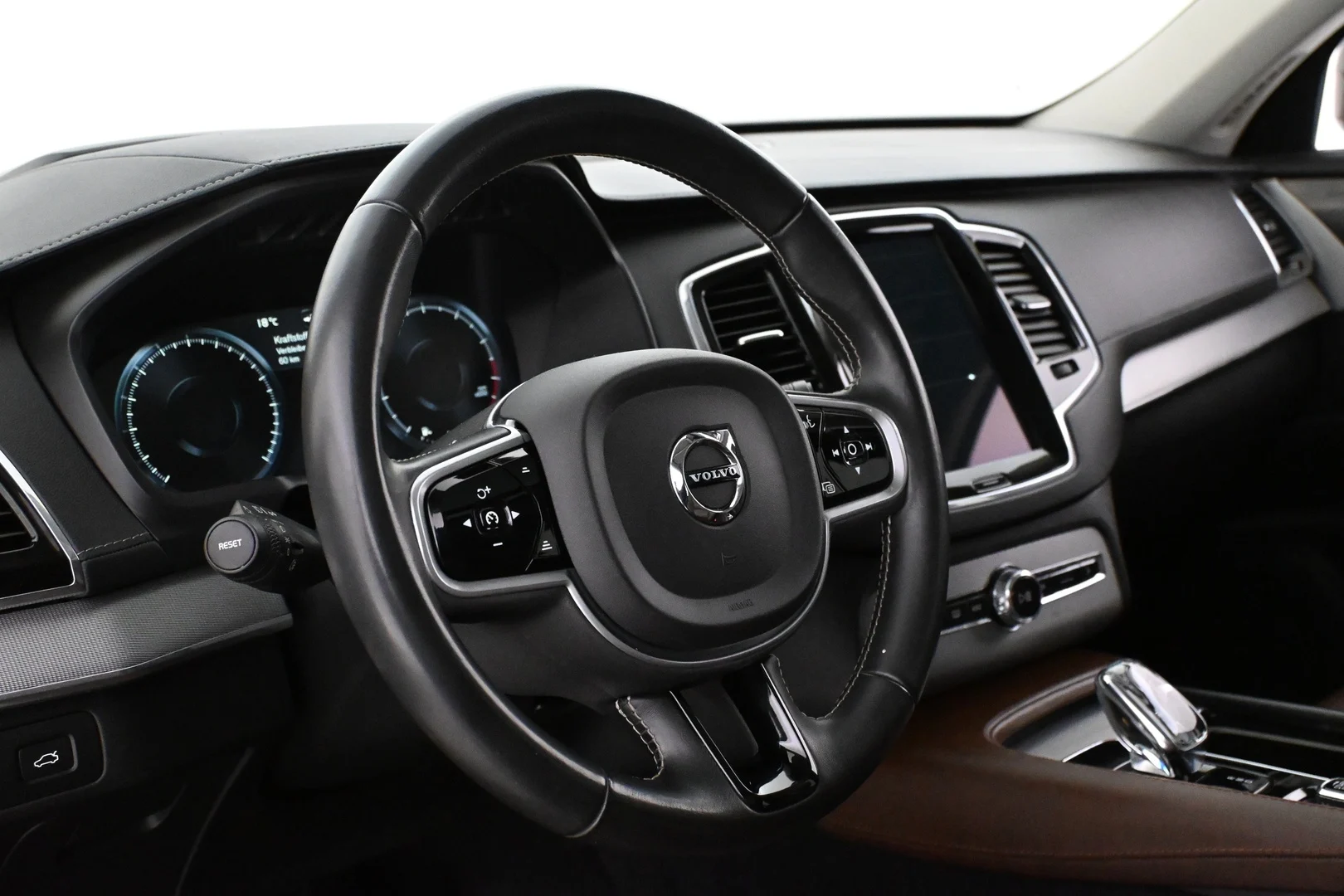 Car Image - 5xJdtLViyZMnSACuOc9XE2