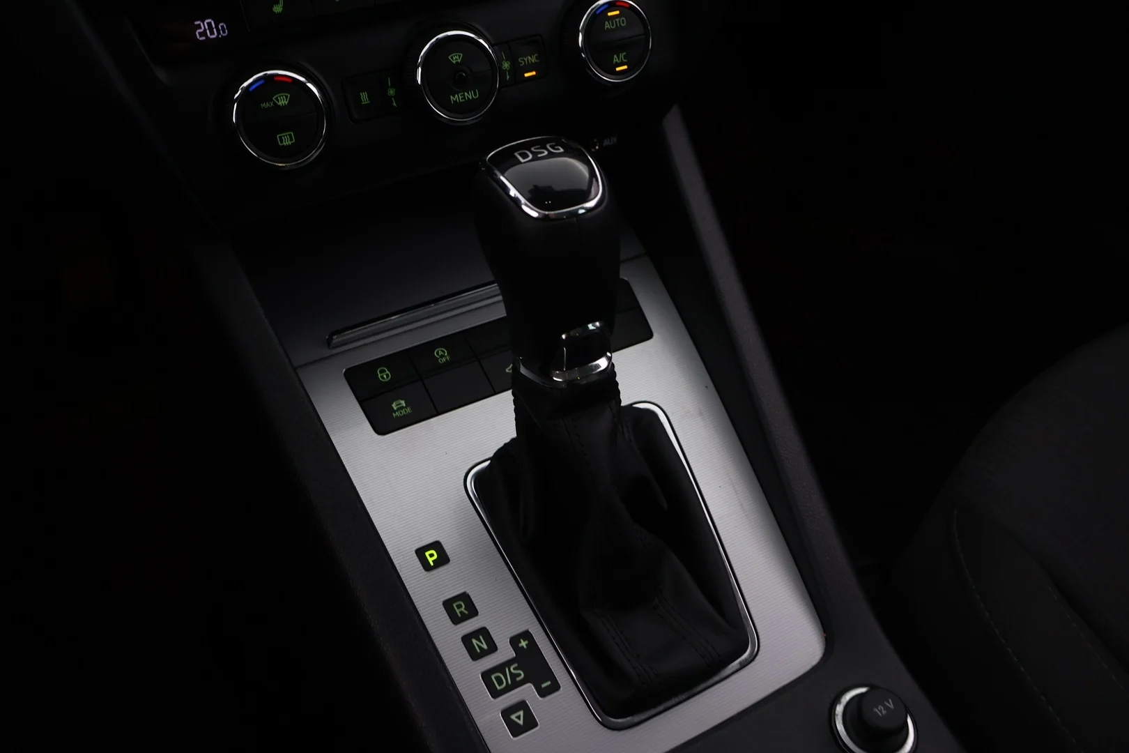 Car Image - 3Rh599TugjcYbkDwq4RJGG