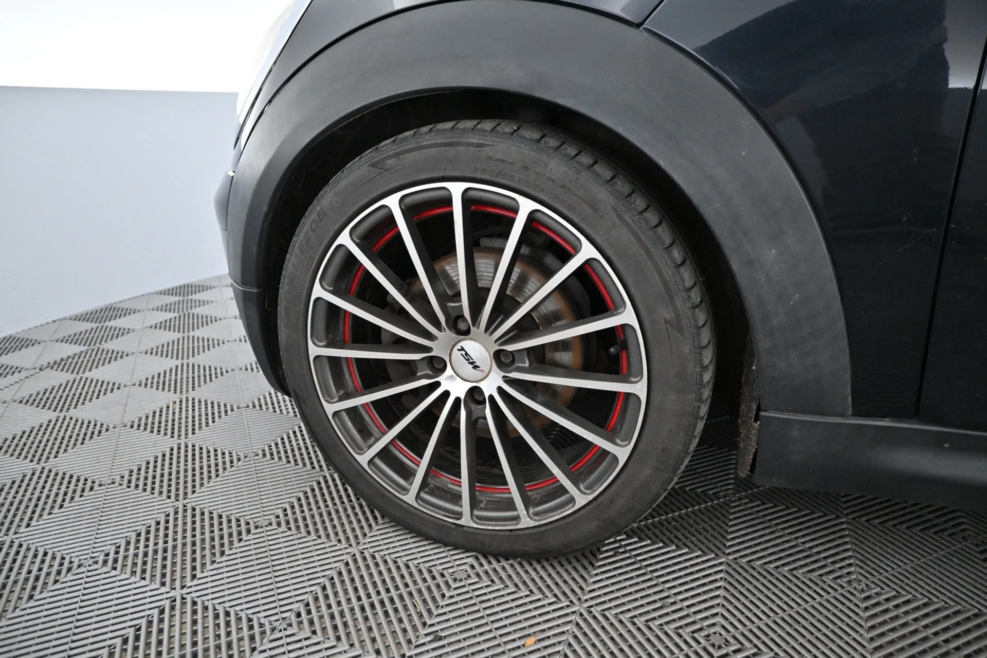 Car Image - v7Va5dkQ0oZDKWGylB9UV