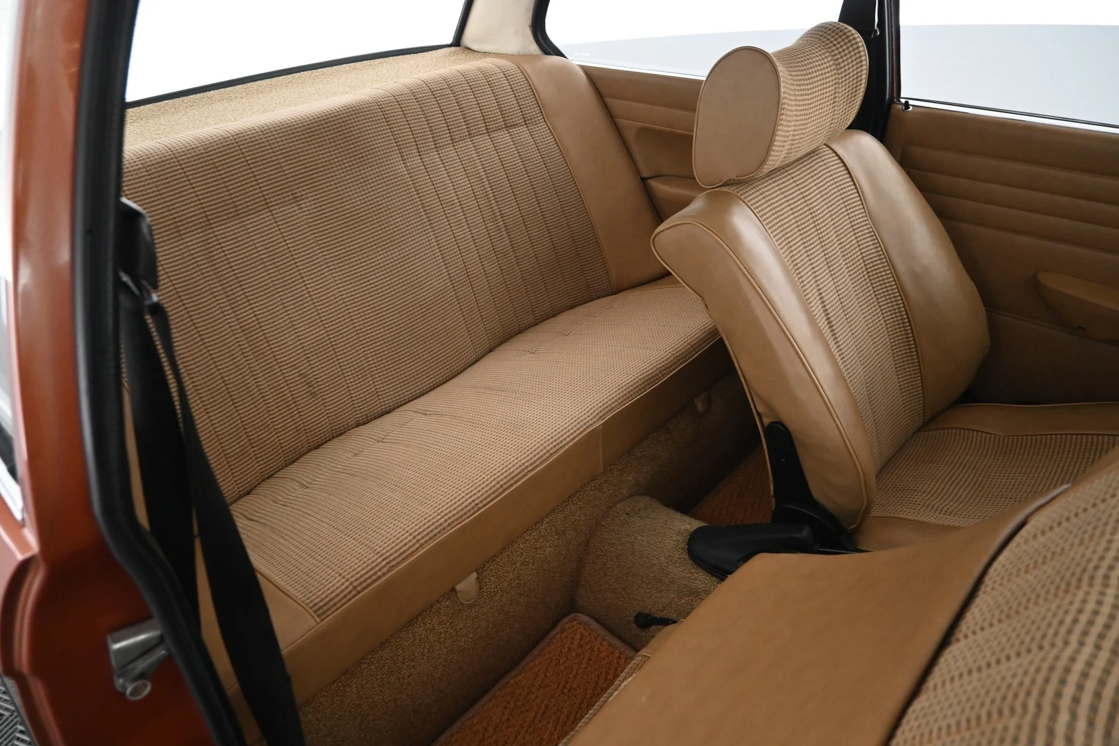 Car Image - AFJxym6NHzRxg67S3mtu0