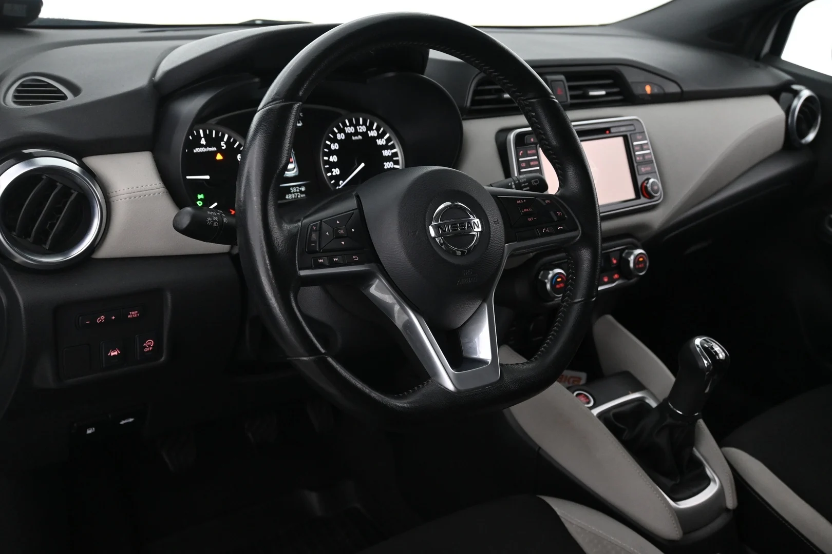 Car Image - 7z3uVVXJHhWO2Jc8QPwScZ