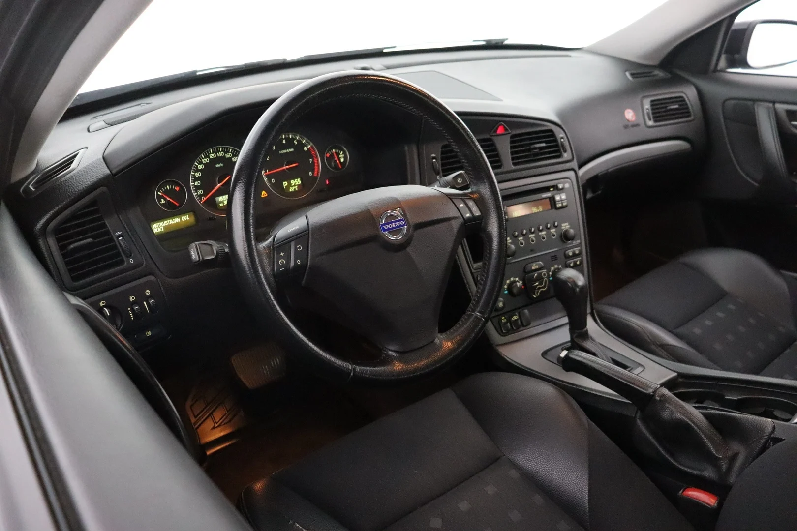 Car Image - om4SZ8IlyiaT3o0NEWvB6