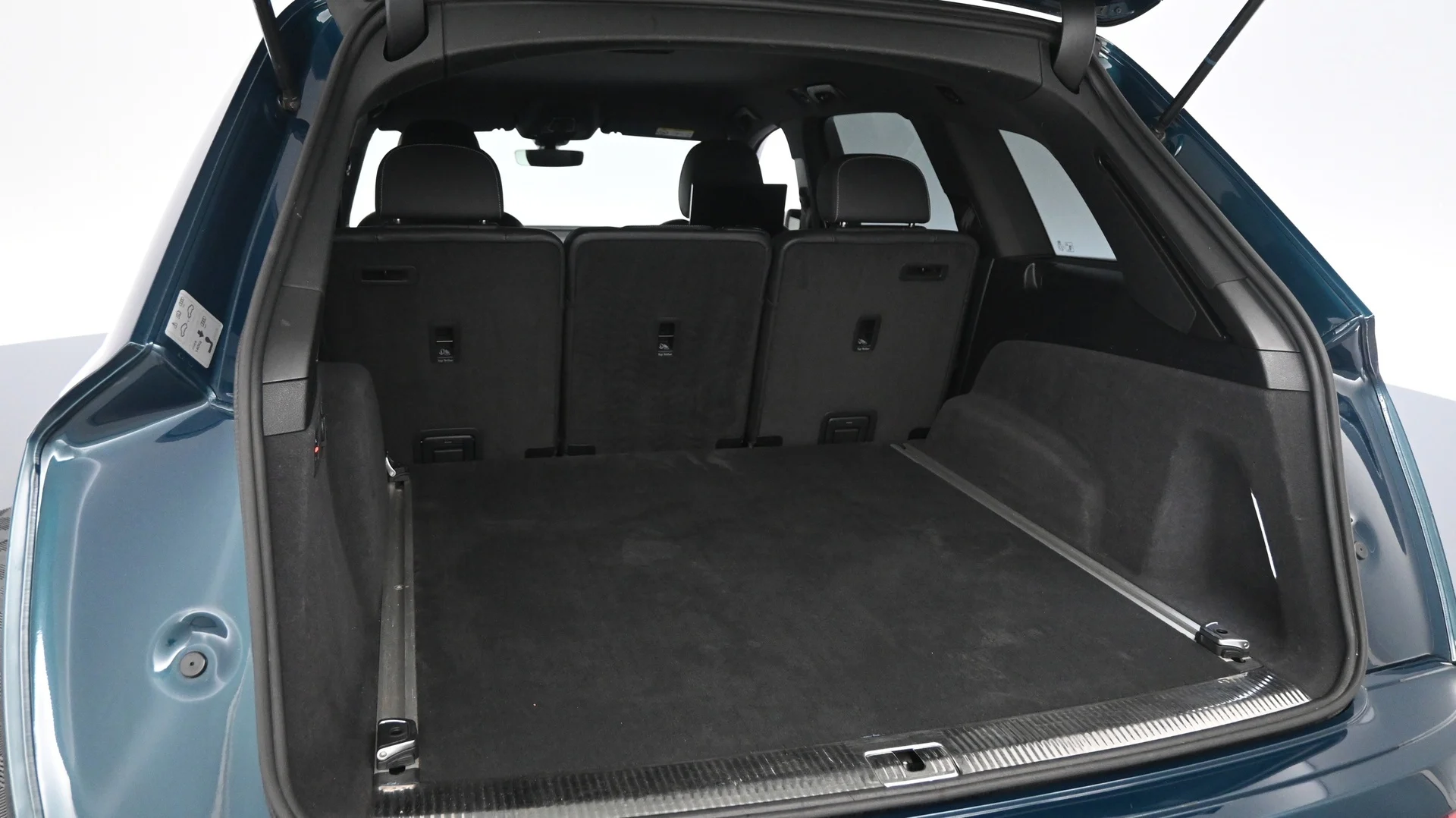 Car Image - 4Xk83Z99XhHfgFWPSx0F3Y