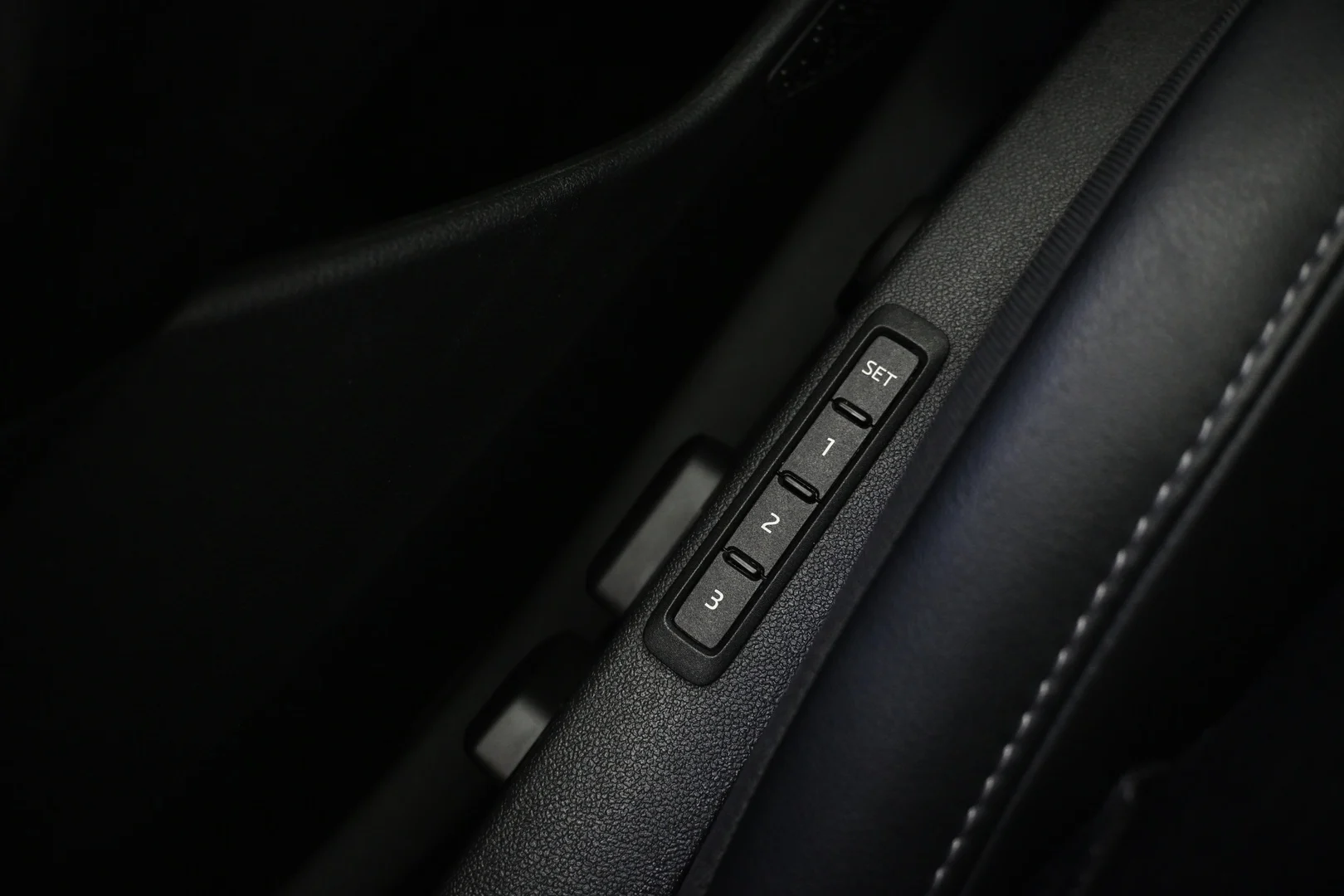 Car Image - 6syIhLi71X9RsXFaxCIzIN