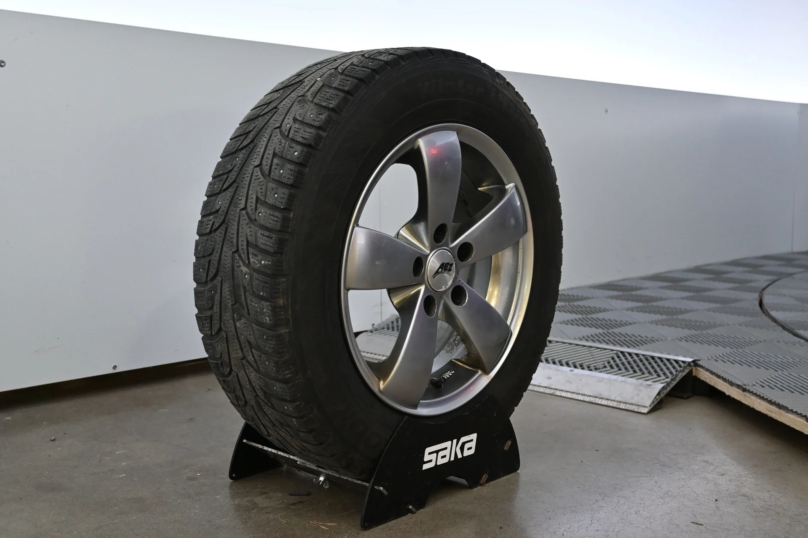 Car Image - D1CMEeuApdhoJDdRX1ZMR