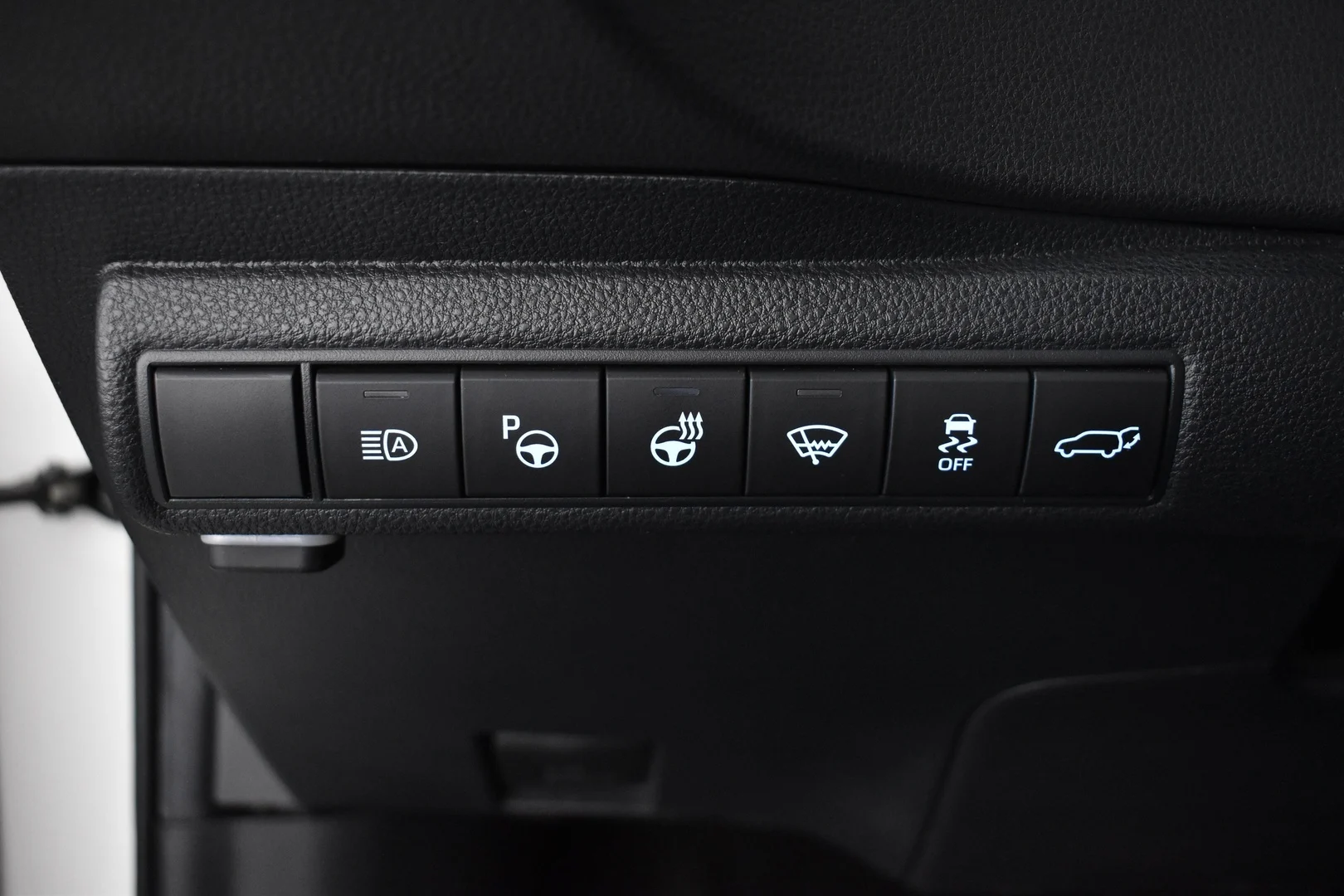 Car Image - 4LoDXjmryz5hBSBtWZL4MJ