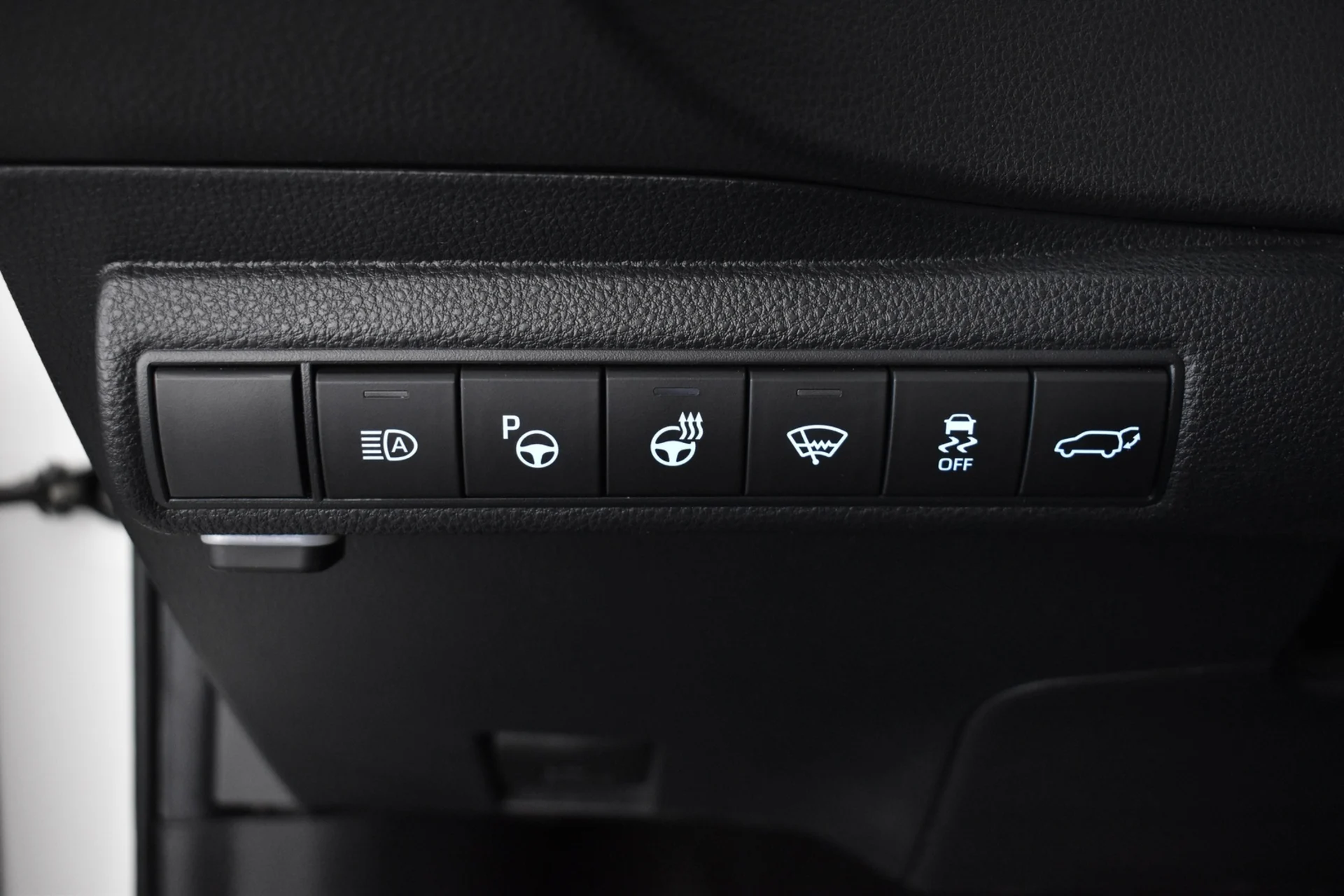 Car Image - 4LoDXjmryz5hBSBtWZL4MJ