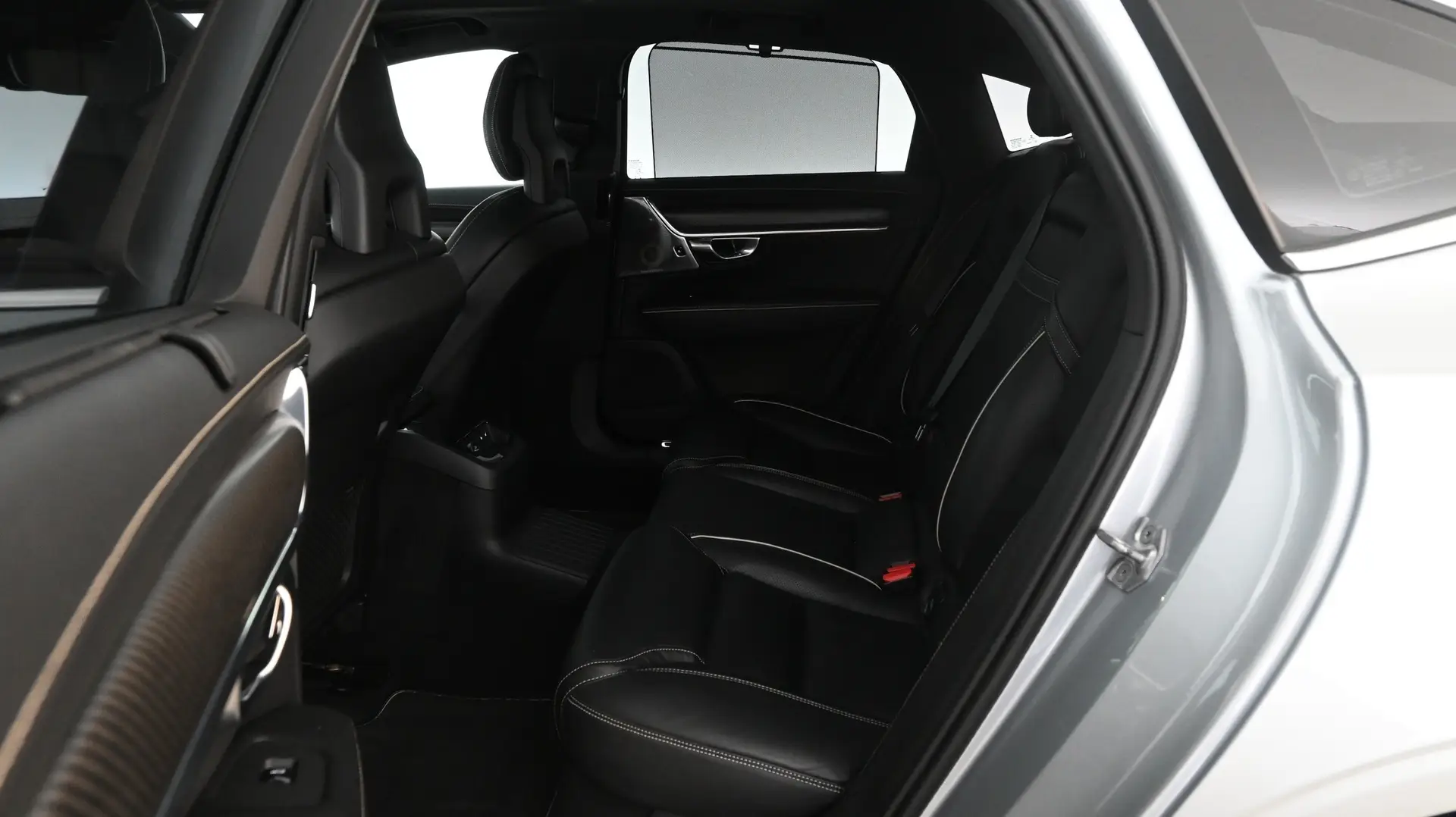 Car Image - GiMbuYobyxQC3NUb0mGVy