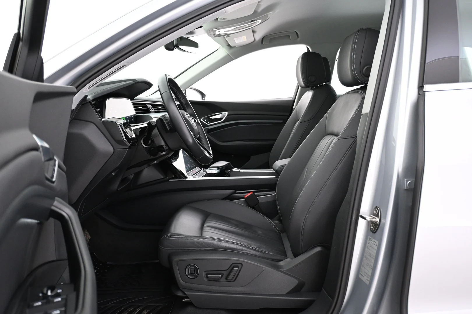 Car Image - 78Otkw3tBMWsyFS2IggW6W
