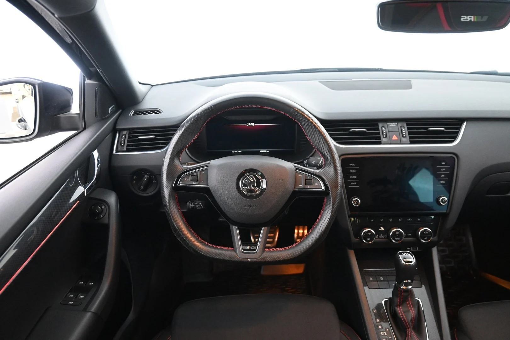 Car Image - 5UVbcaZhArwFn9jHhlNek5