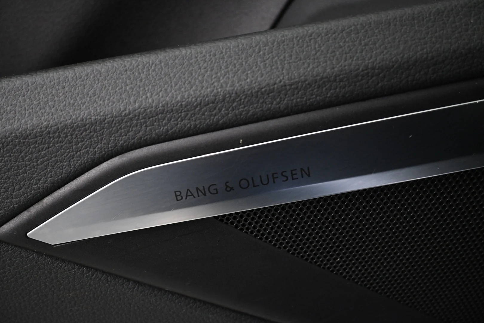 Car Image - 5tI86P4IYCglB5Gz8T0IeF