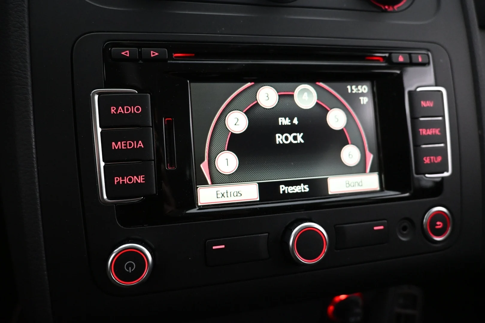 Car Image - 3IVJxxnVImVaTliDIR8Ewf