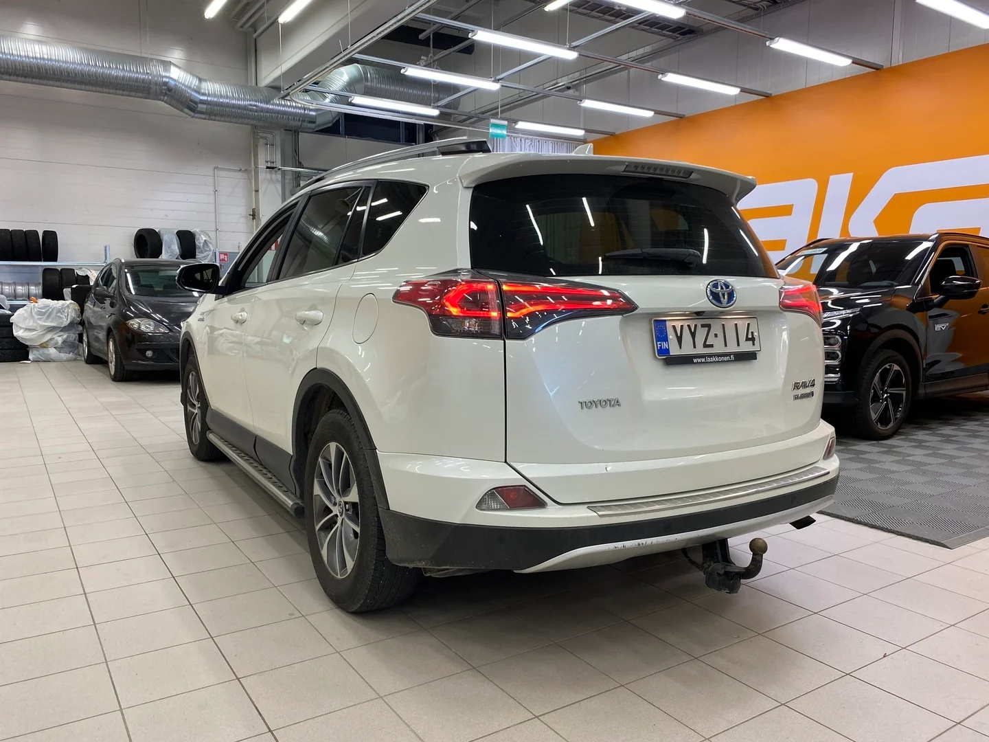 Car Image - 2hlVrqrNMr1F7izr38PekU