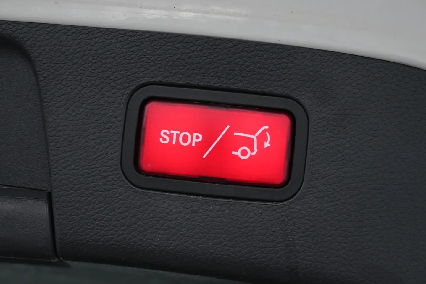 Car Image - KHRDGPXiODq2F16eiVCZm
