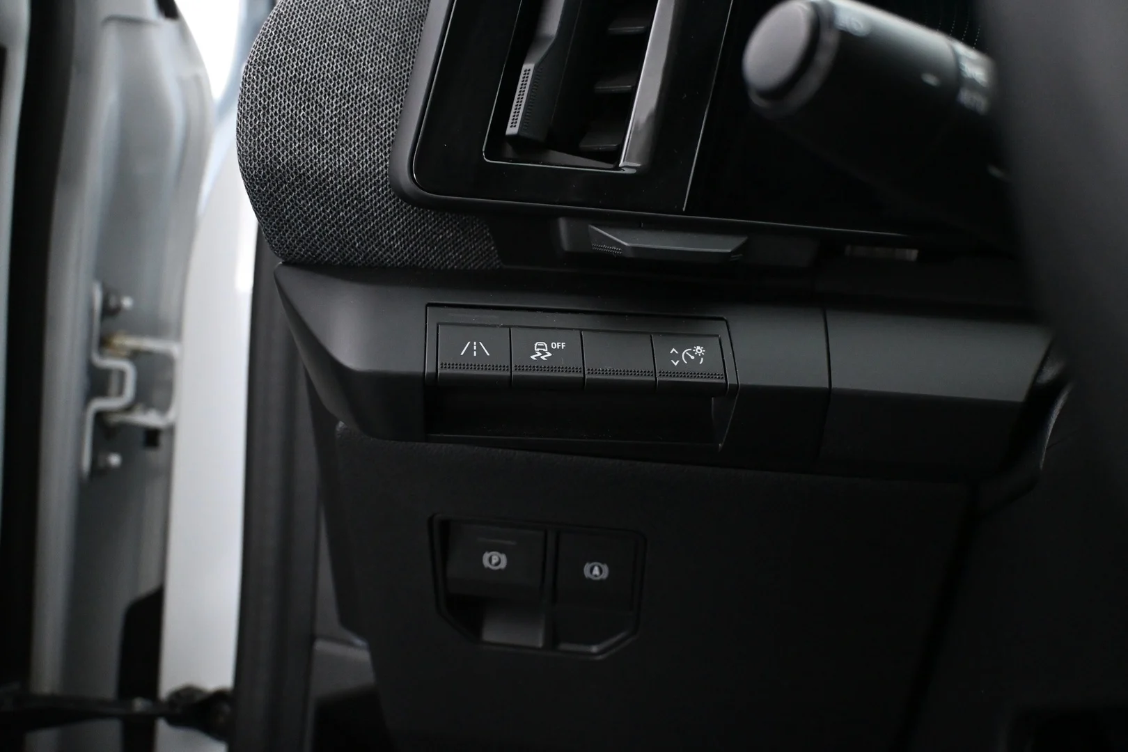 Car Image - 7CR1CrO3LAN8Jmt171w0q1