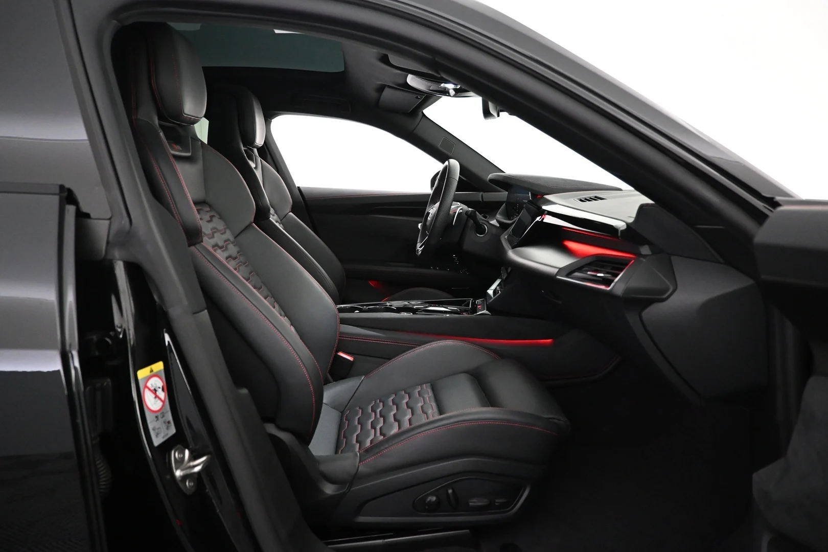 Car Image - 3lFU9XgN3VsanjiuCGeTjp