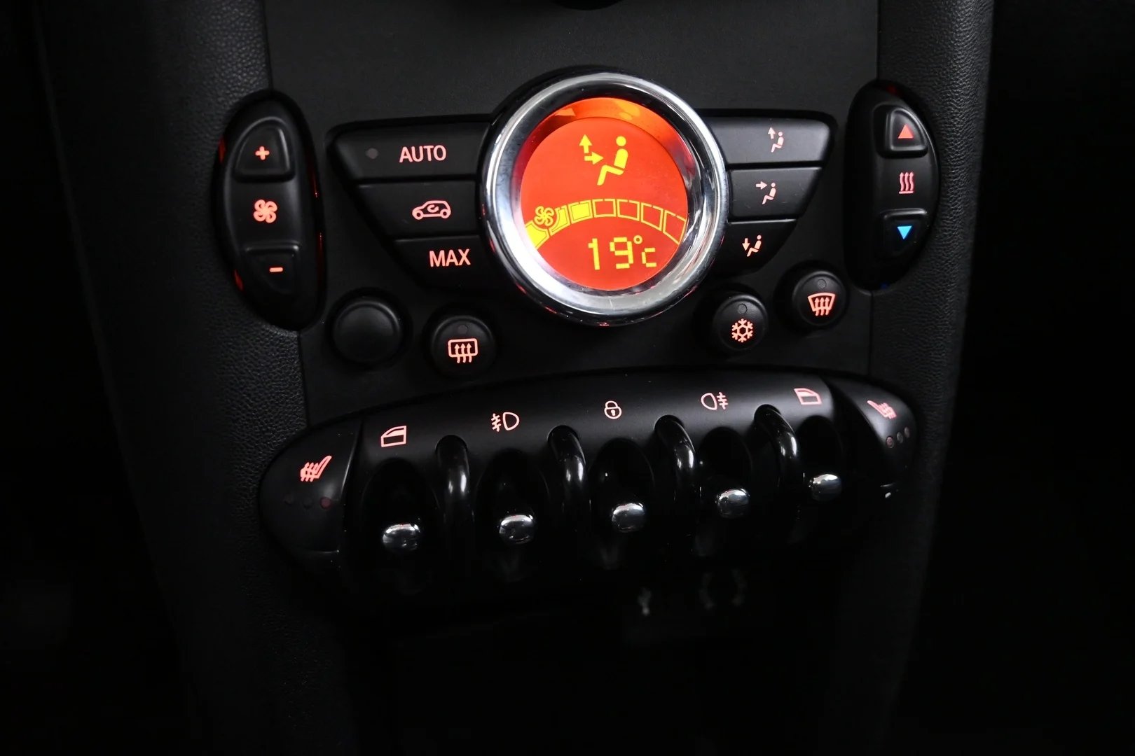 Car Image - 2vF1fJibgEPfMivkHAndoK
