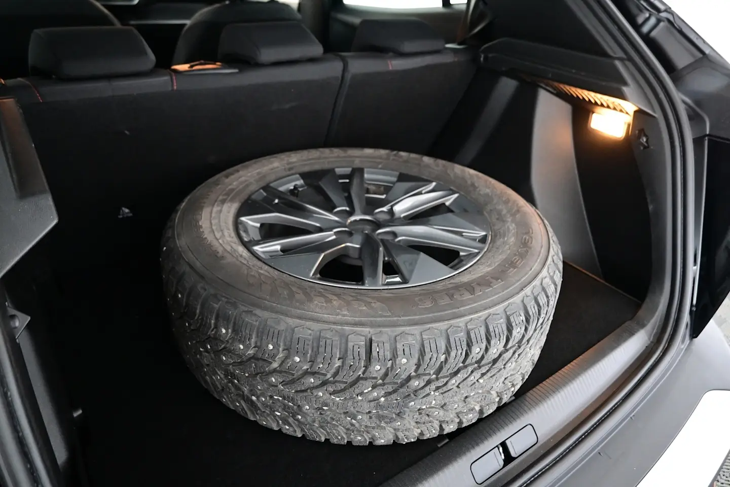 Car Image - 4J8dmckmn9O4xJlWrgYFAQ