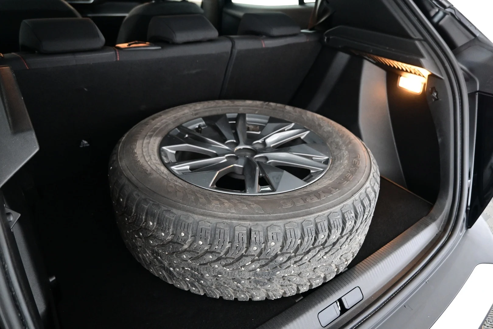 Car Image - 4J8dmckmn9O4xJlWrgYFAQ