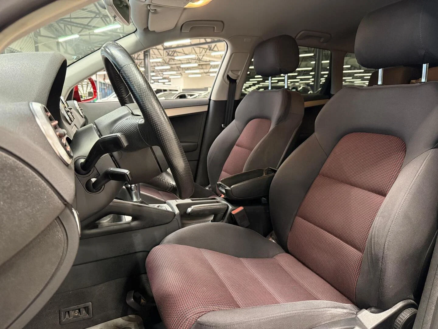 Car Image - 4HGgM8LWHyuorE8u3n4vv5