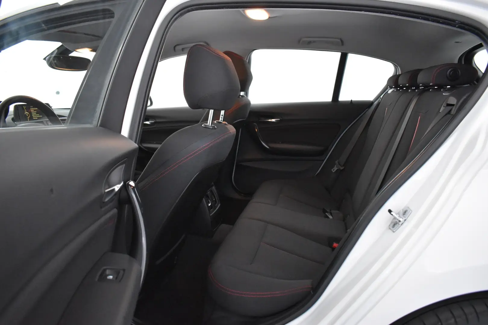 Car Image - 015qMaFzUS5cYX4MNgJ1Ao