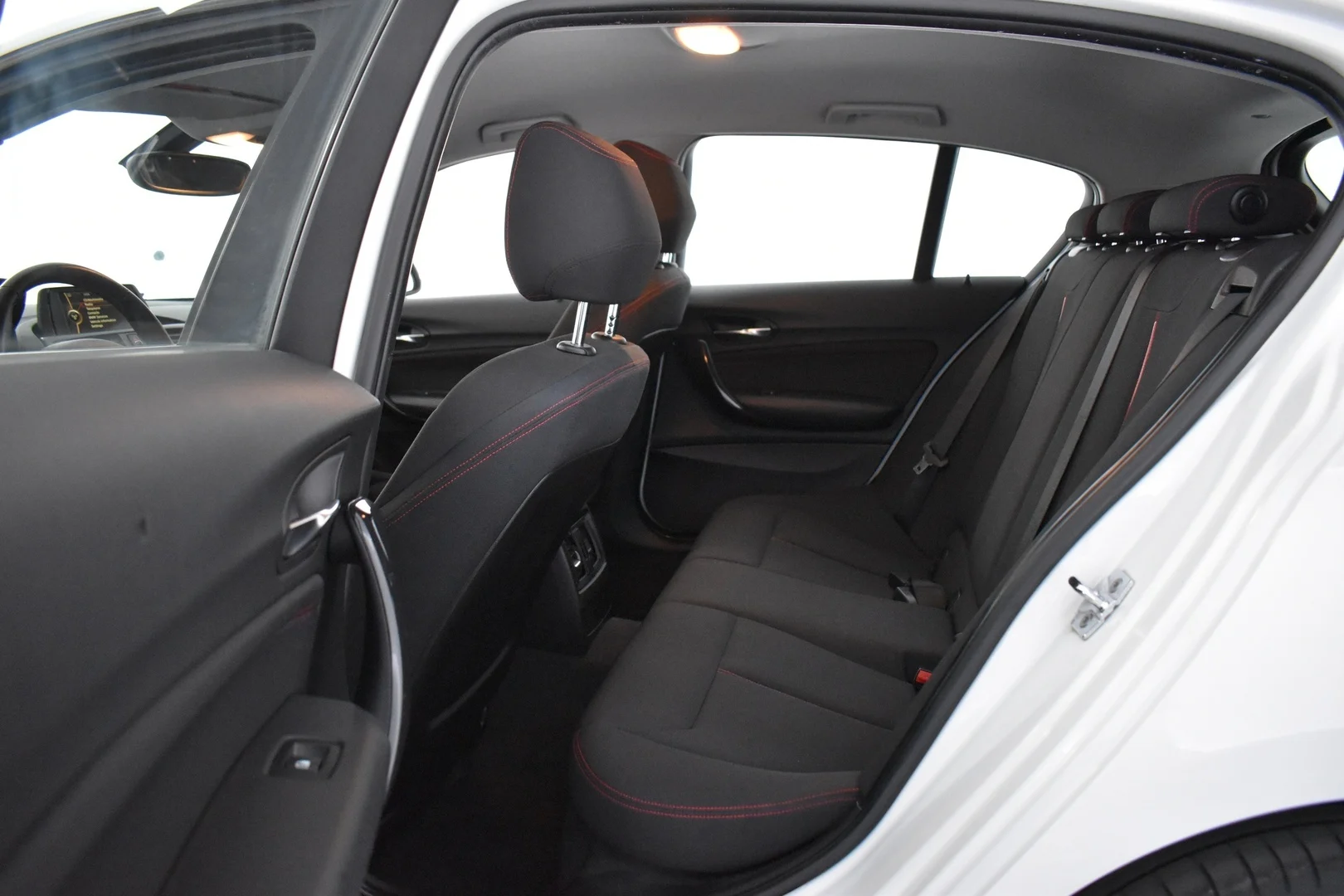 Car Image - 015qMaFzUS5cYX4MNgJ1Ao