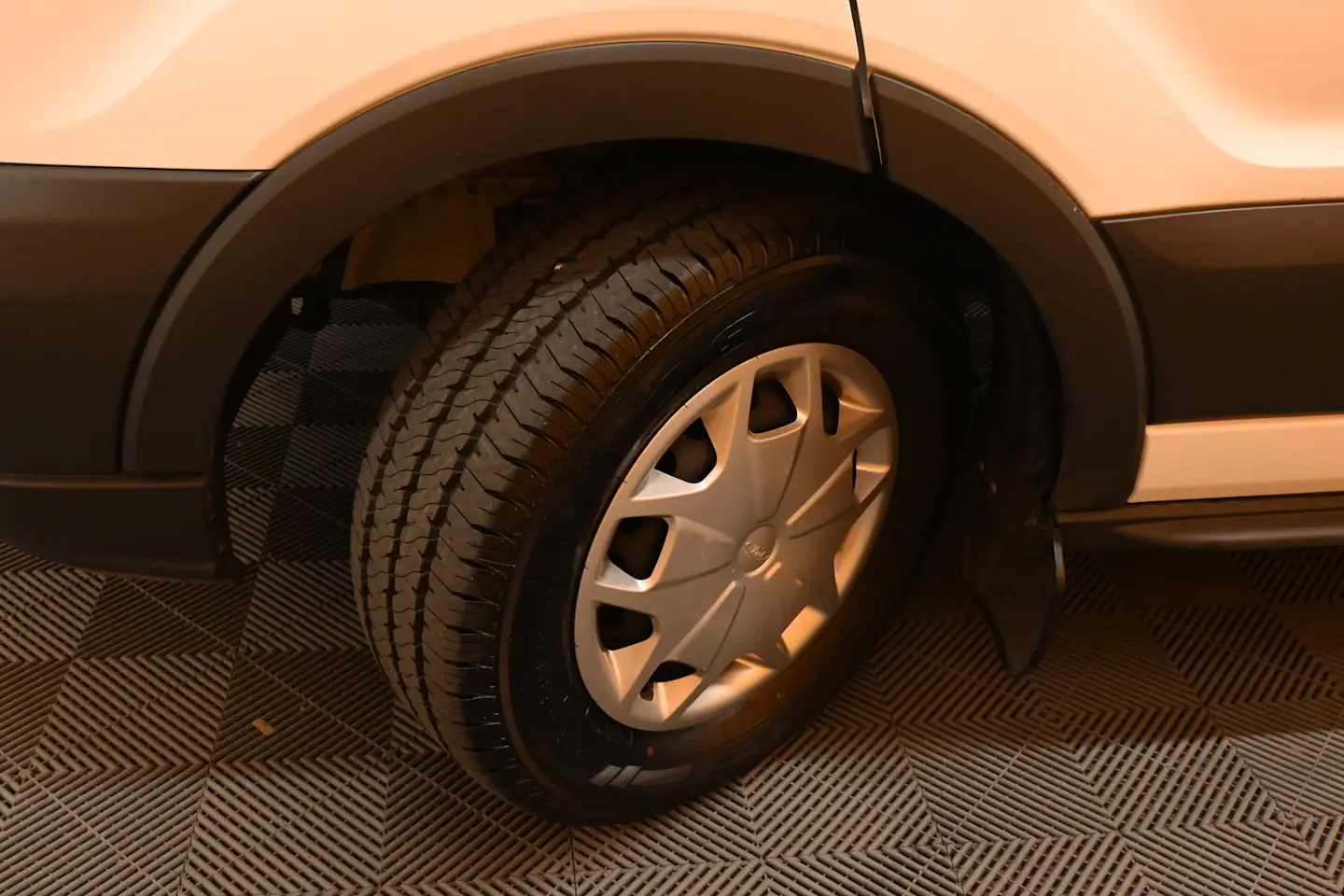 Car Image - F5h7l6V9IWuVzZnYklFFz
