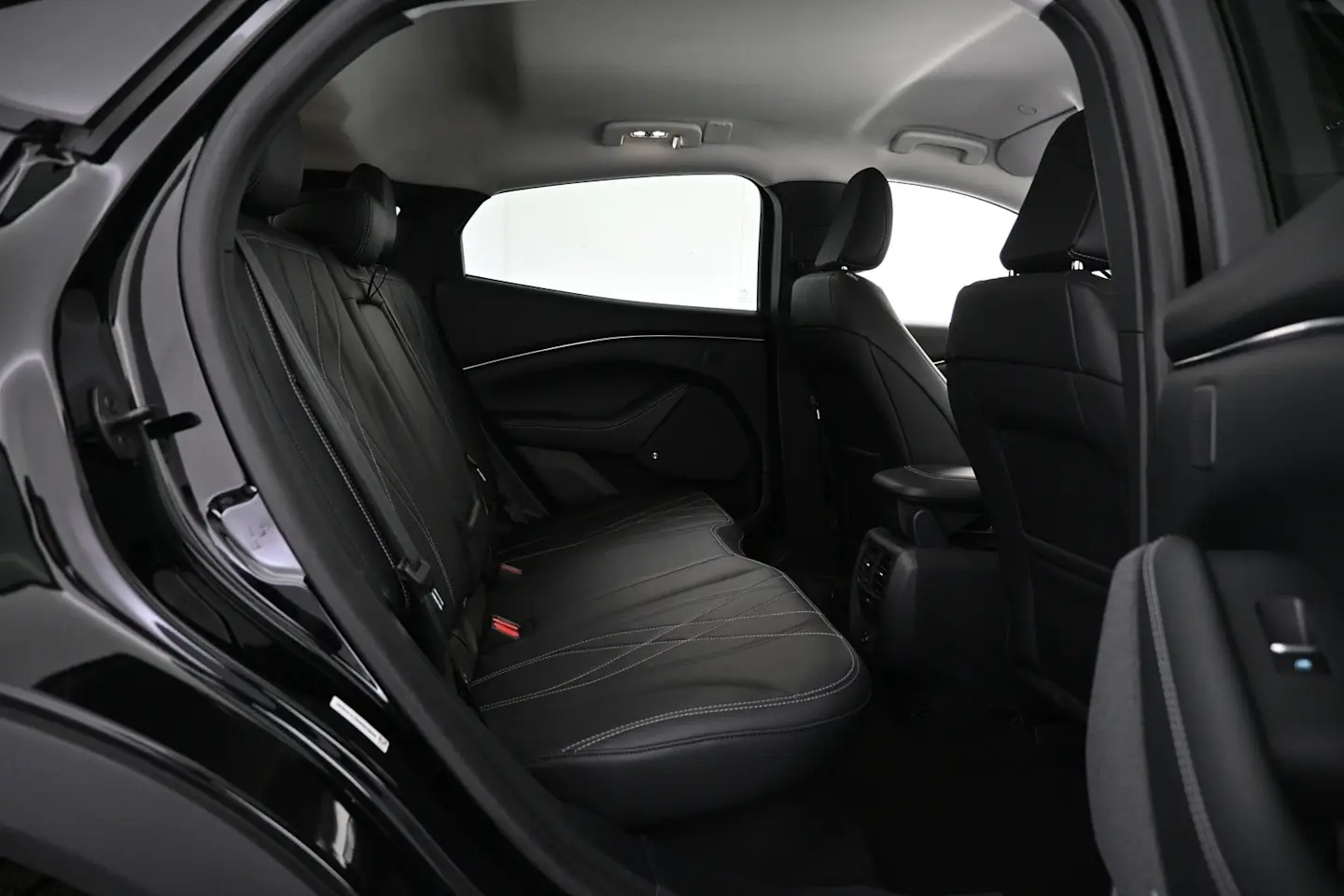 Car Image - 18LVVWT8IEWtmILCXISd4c