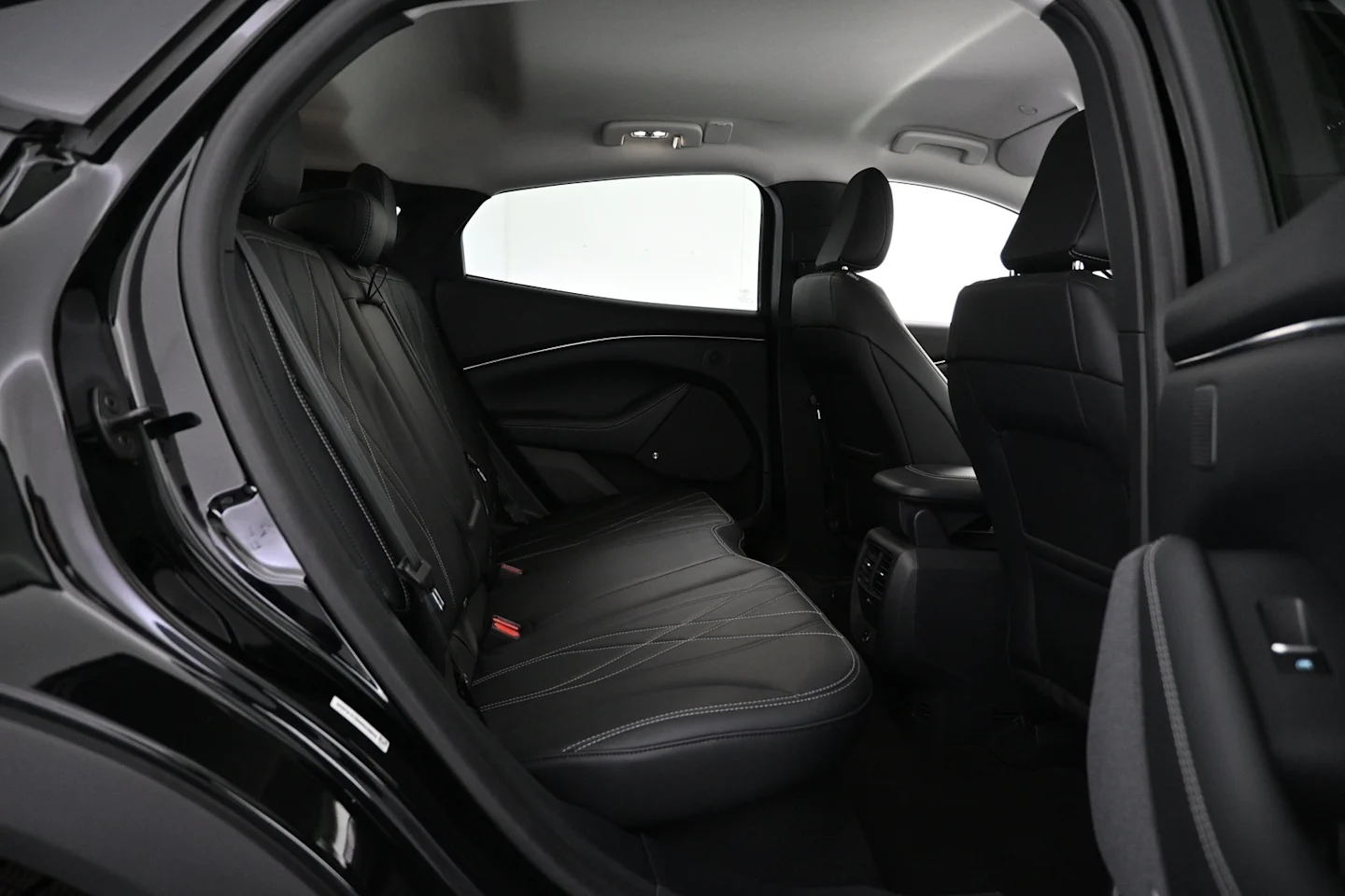 Car Image - 18LVVWT8IEWtmILCXISd4c