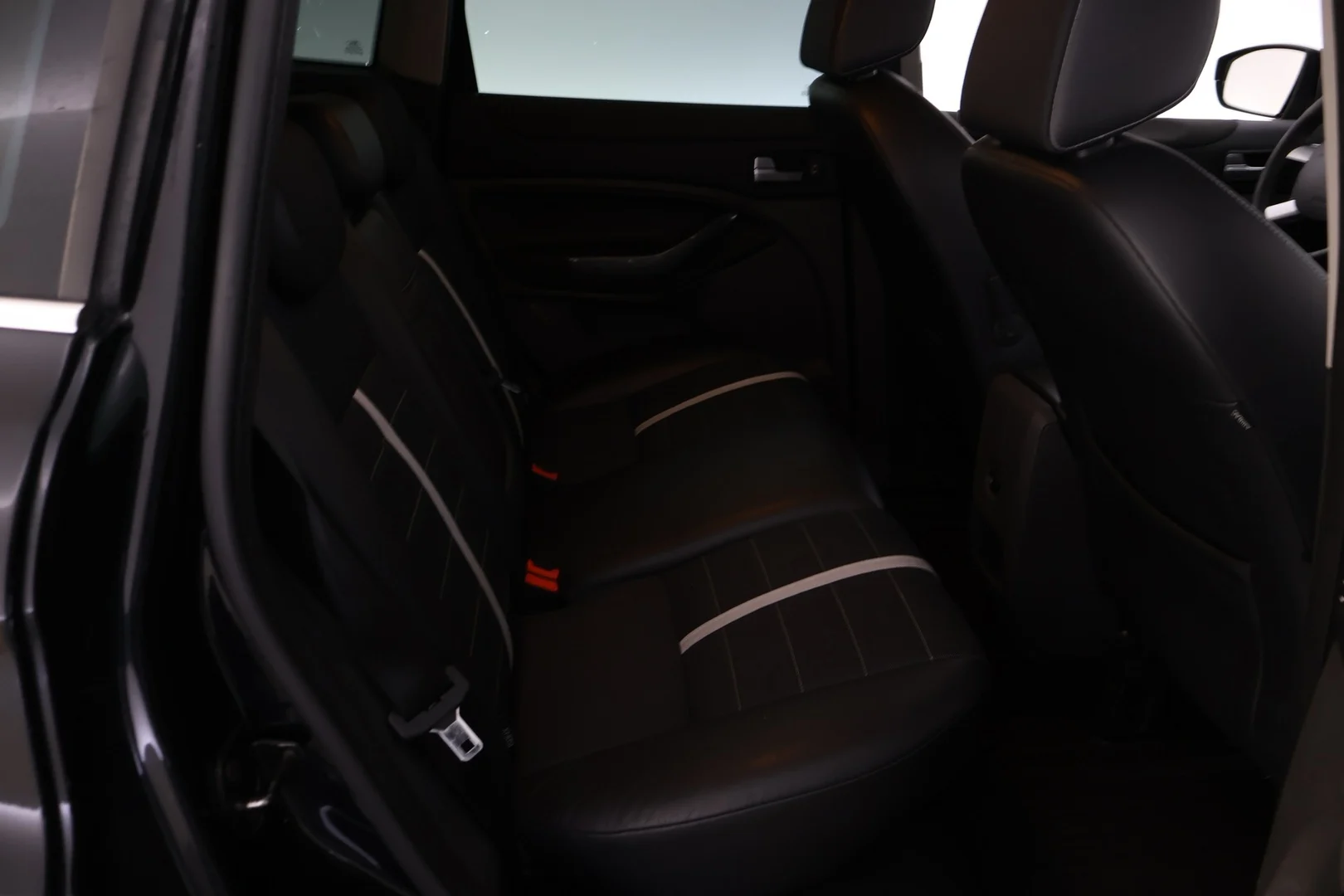 Car Image - 4MROOvRXdu1b3MCxe2aGeo