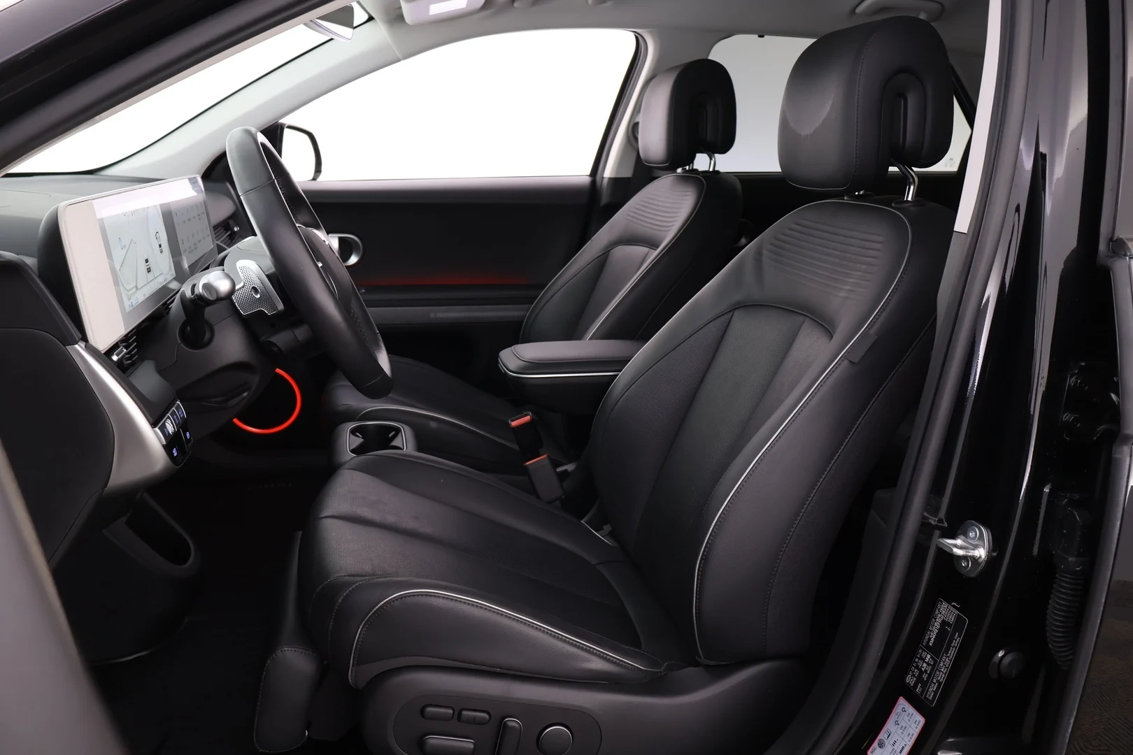 Car Image - 2kVwH8JO3uRpVMMKYSi2x2