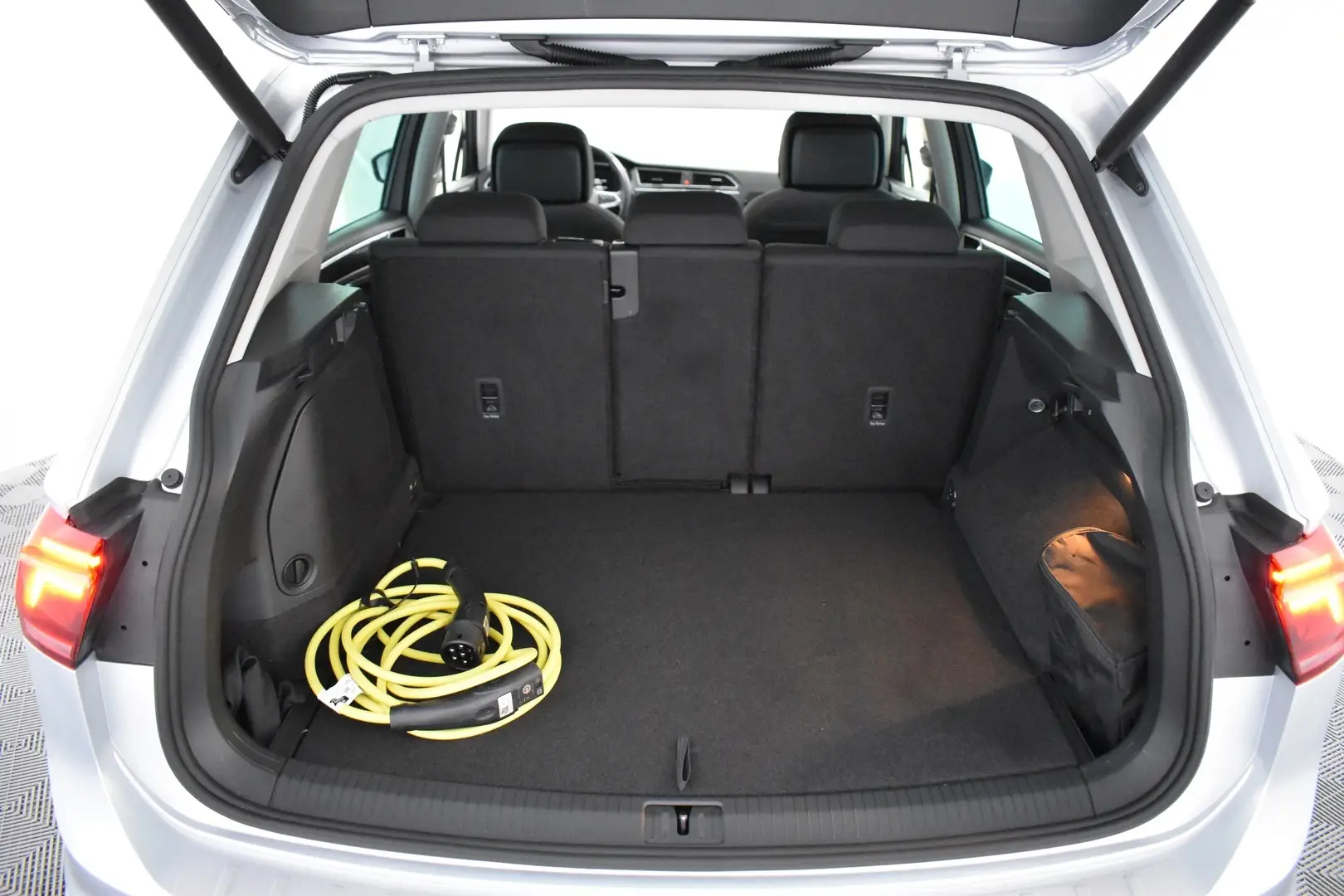 Car Image - 63ZOf69UNZl2ds5WPPQYP2