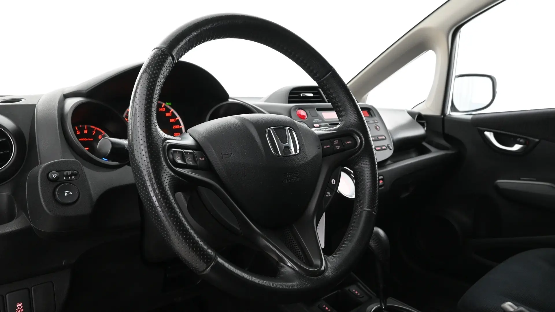 Car Image - 4nYXwUVLFFMrEsMtEP2RGp