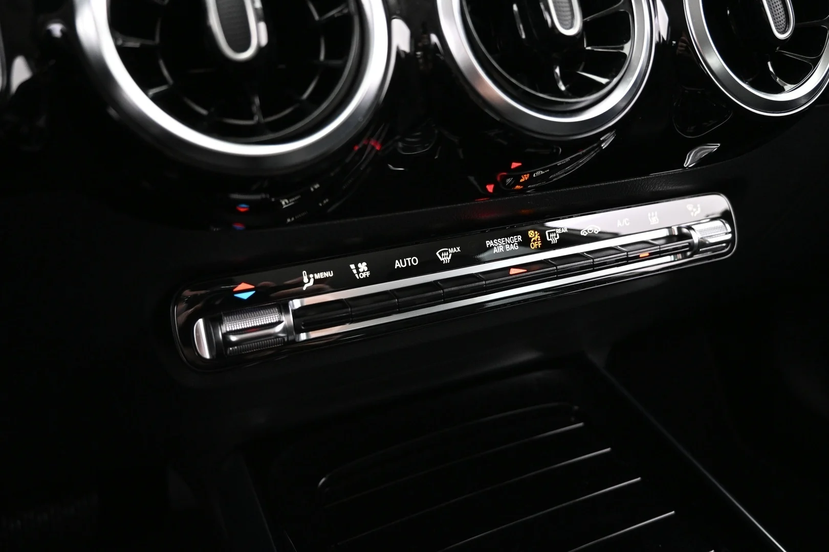 Car Image - 6mq4qFP1RsataBLCx0LzHX