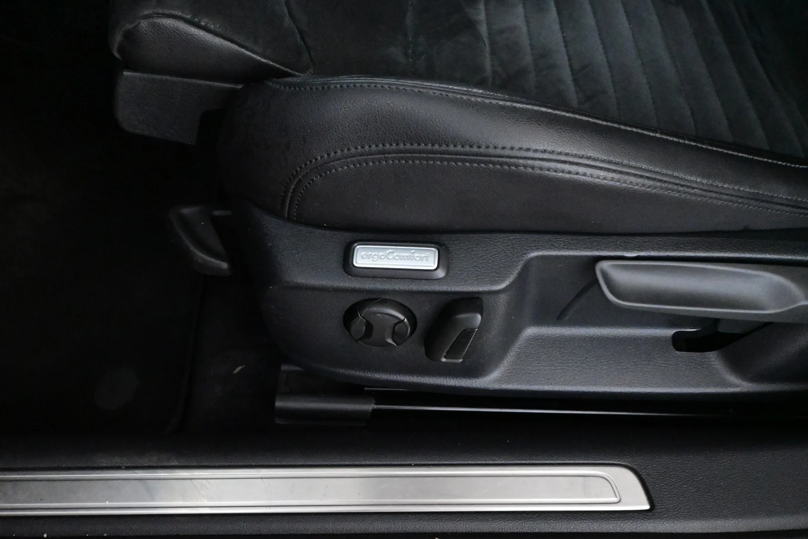 Car Image - 122x7YssbSUNpyDmKv81KM