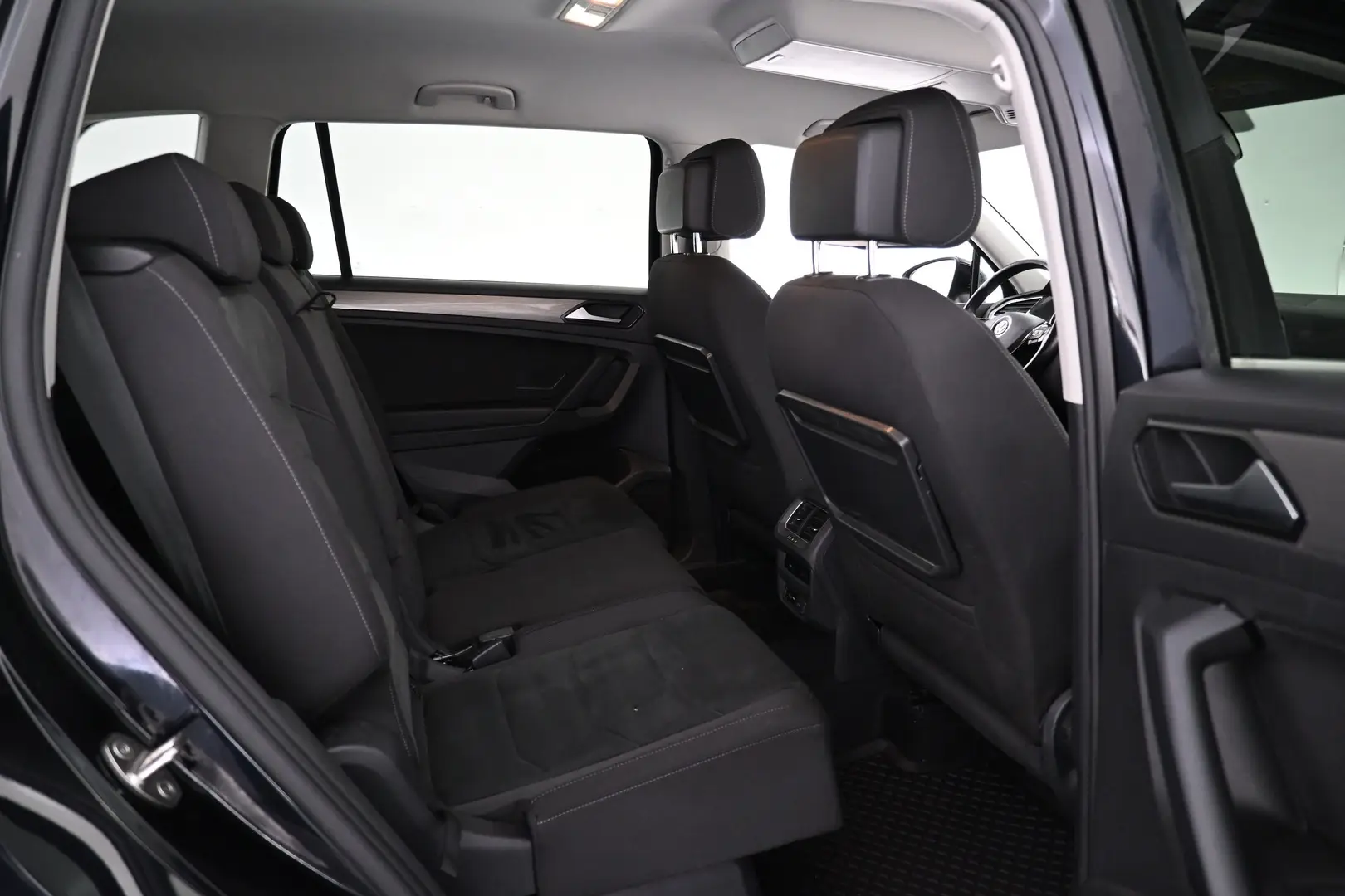 Car Image - wnRnwmLRUi474UGRr151J