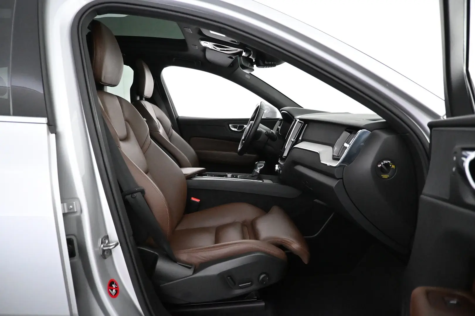 Car Image - 7HCehXneahAUgPckT9vo1E