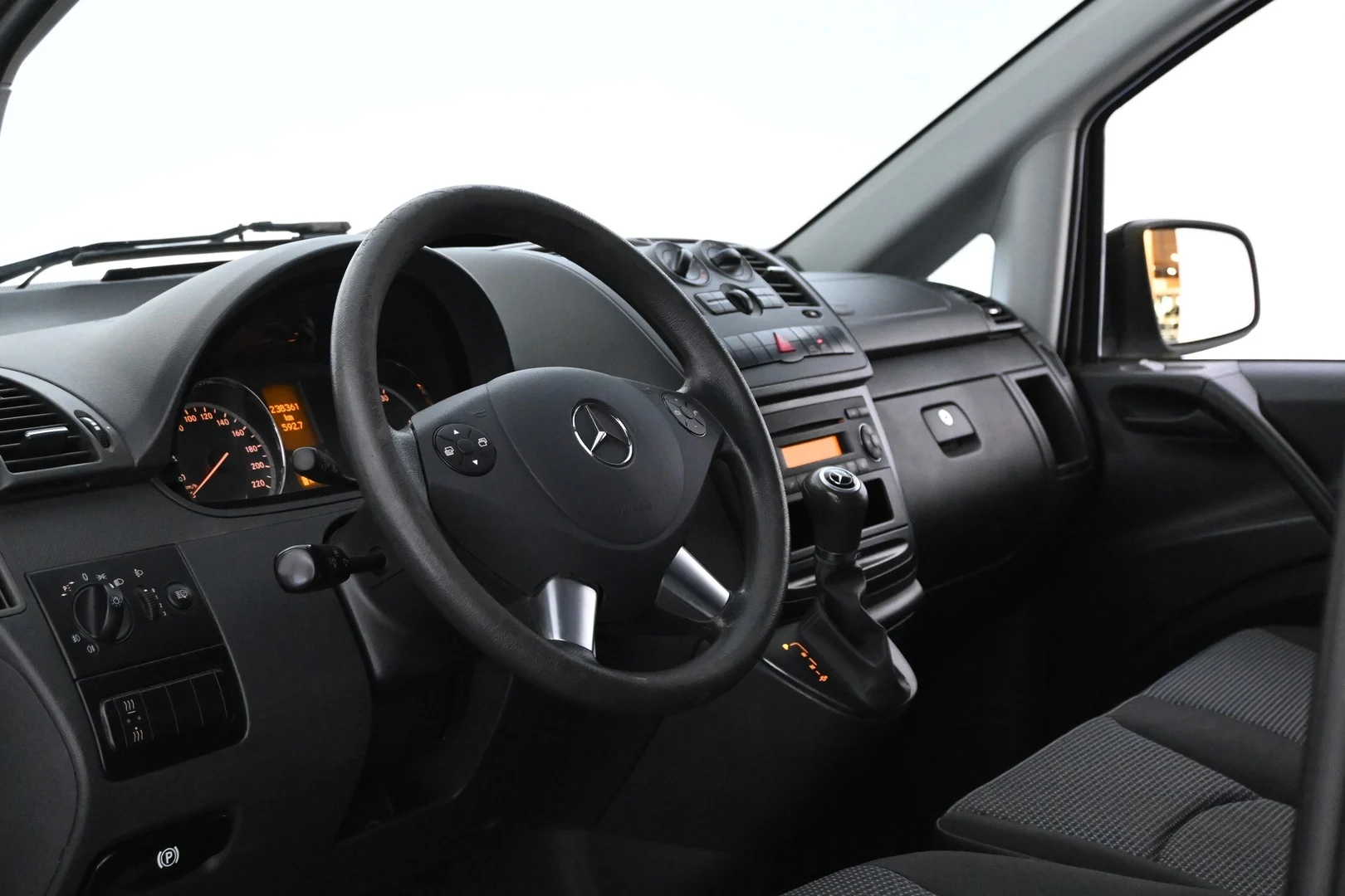 Car Image - 166a2ayWlJuLXJErwGQ7l4