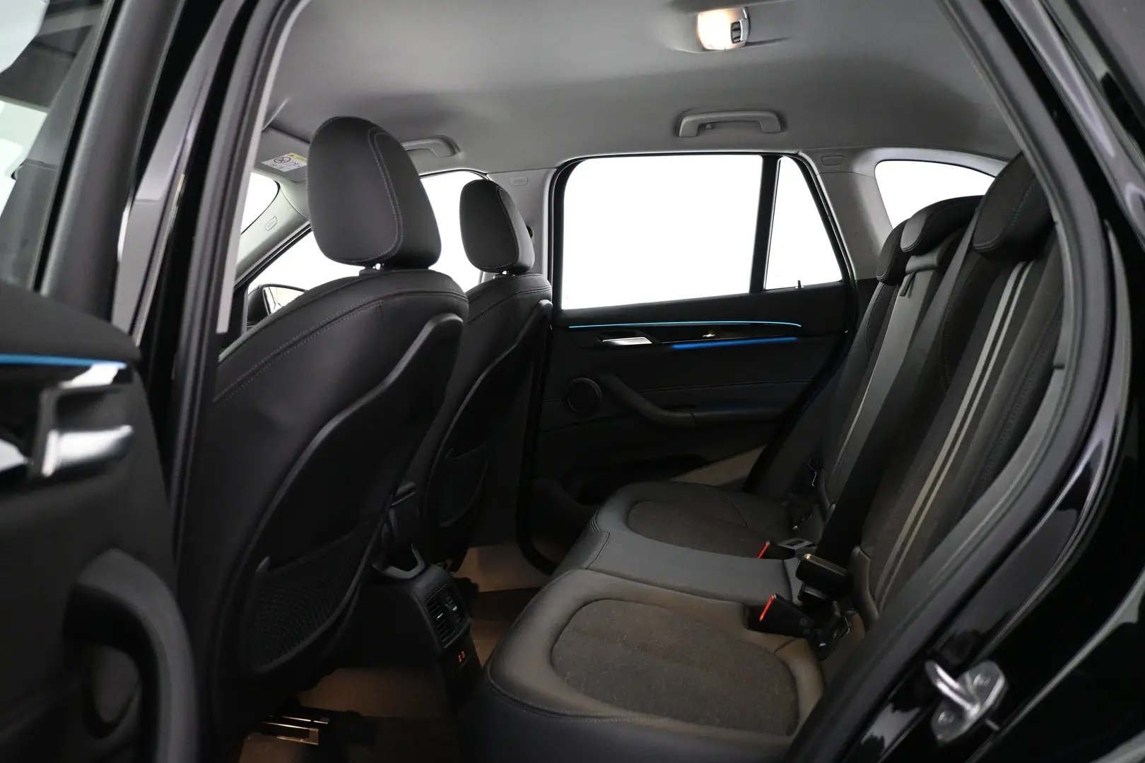 Car Image - GRhPlGs8ZBnF77J4esegV