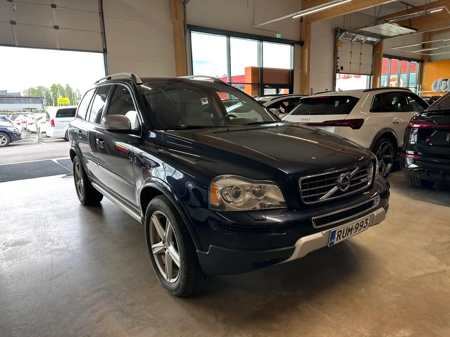 Car Image - 3eIdv3OabpQ7C5mkM10kE2