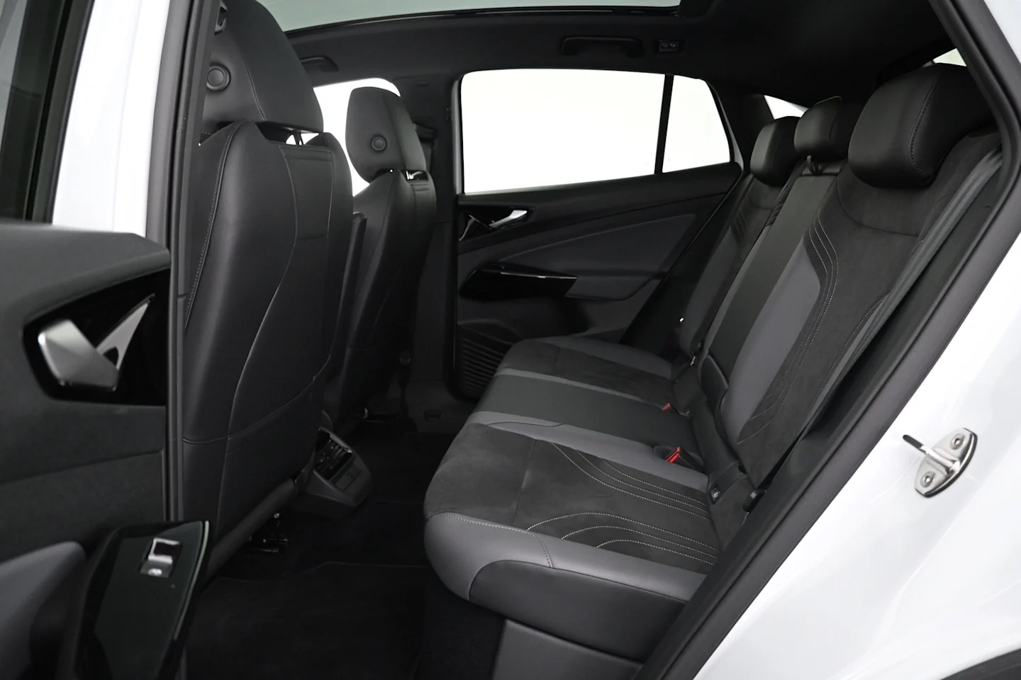 Car Image - 2xSXIhVyXw97JIl14yHiA9