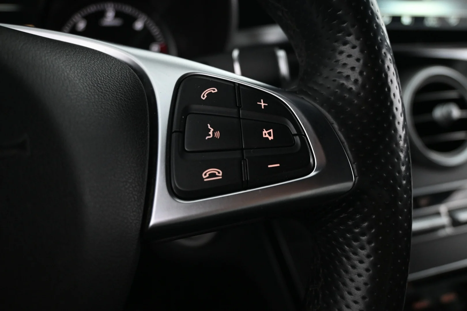 Car Image - 6stNPFrBGVQ56LjSjZcoJ6