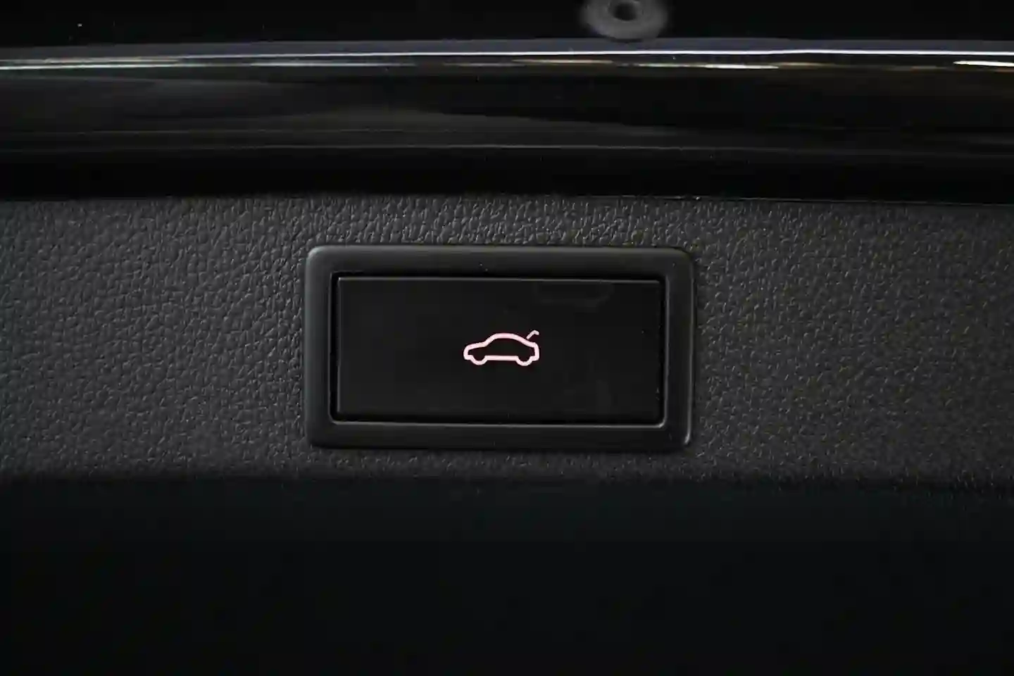 Car Image - 3uKkbgyYPRDB9bp0E2cGgf