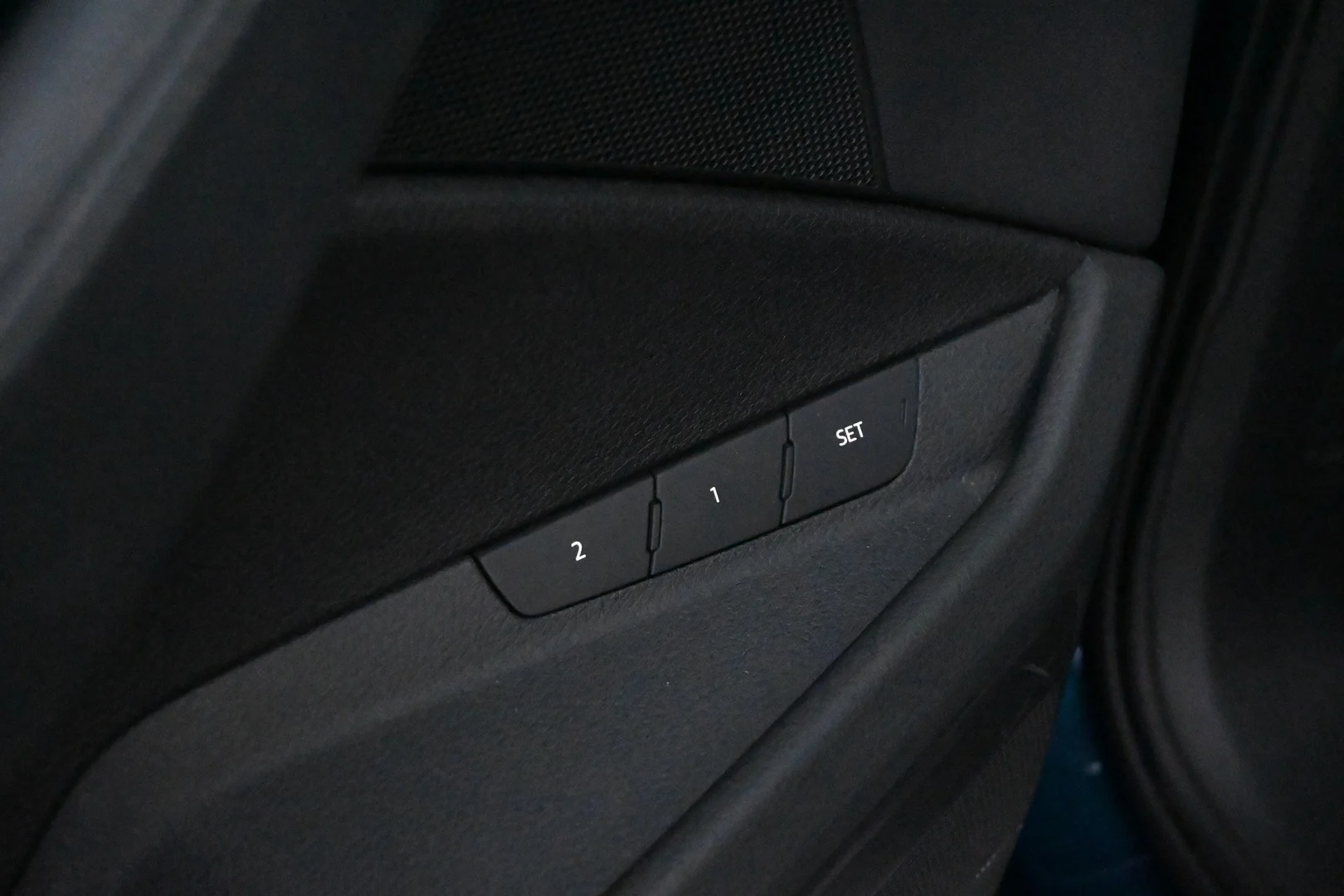 Car Image - 4KsusEdg4o6l5ccYdELA4V