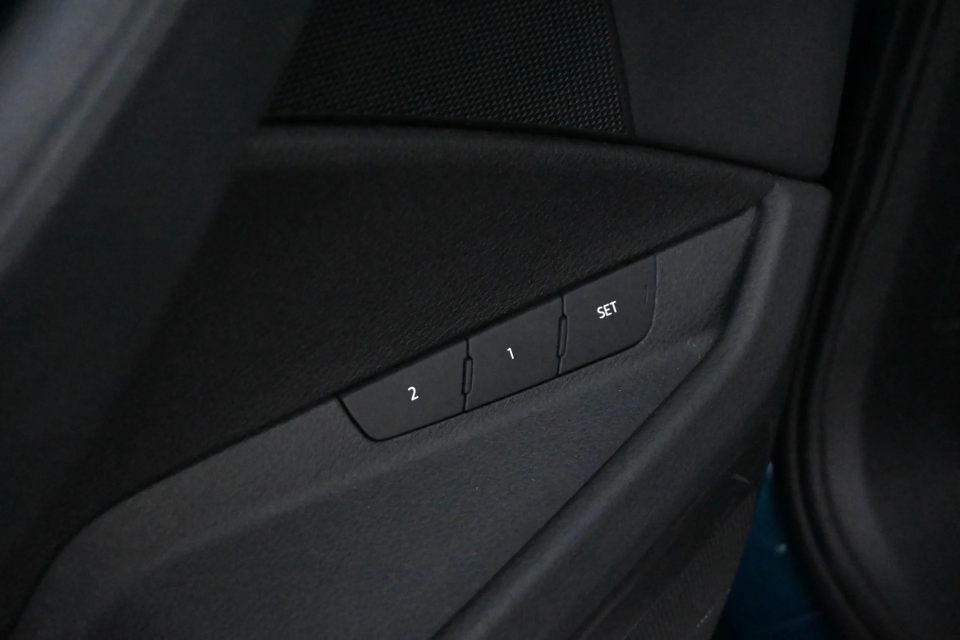 Car Image - 4KsusEdg4o6l5ccYdELA4V