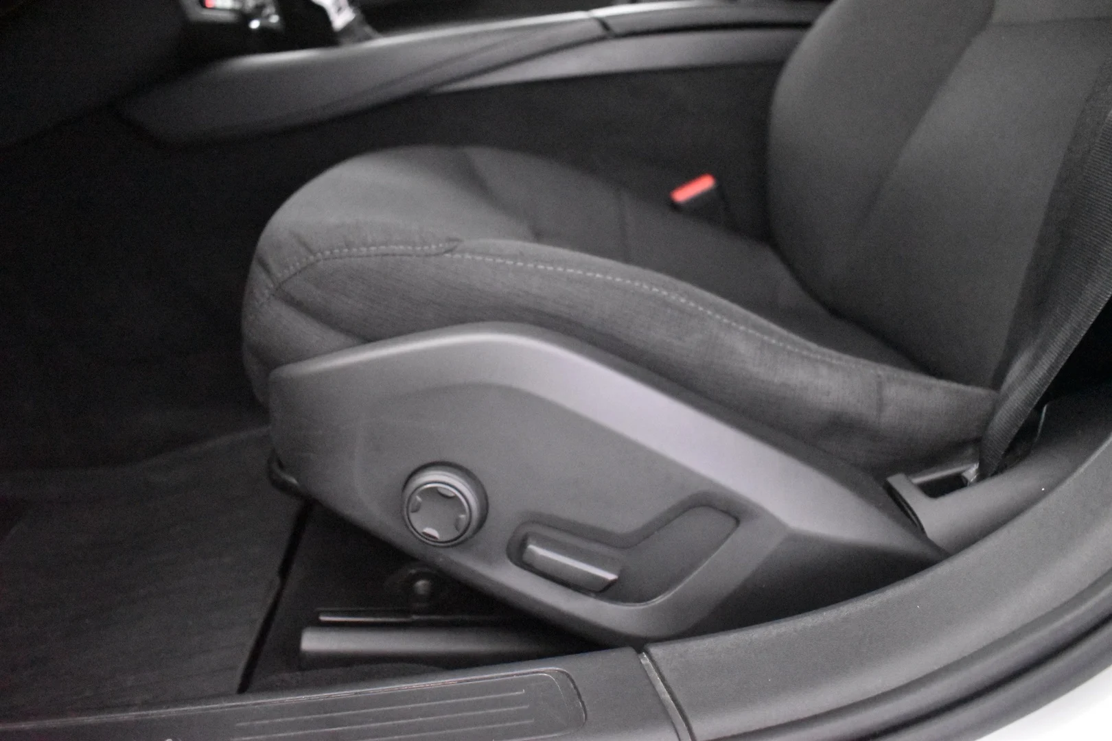 Car Image - 2QgY8eVOiAL9ELqqtLT2Q