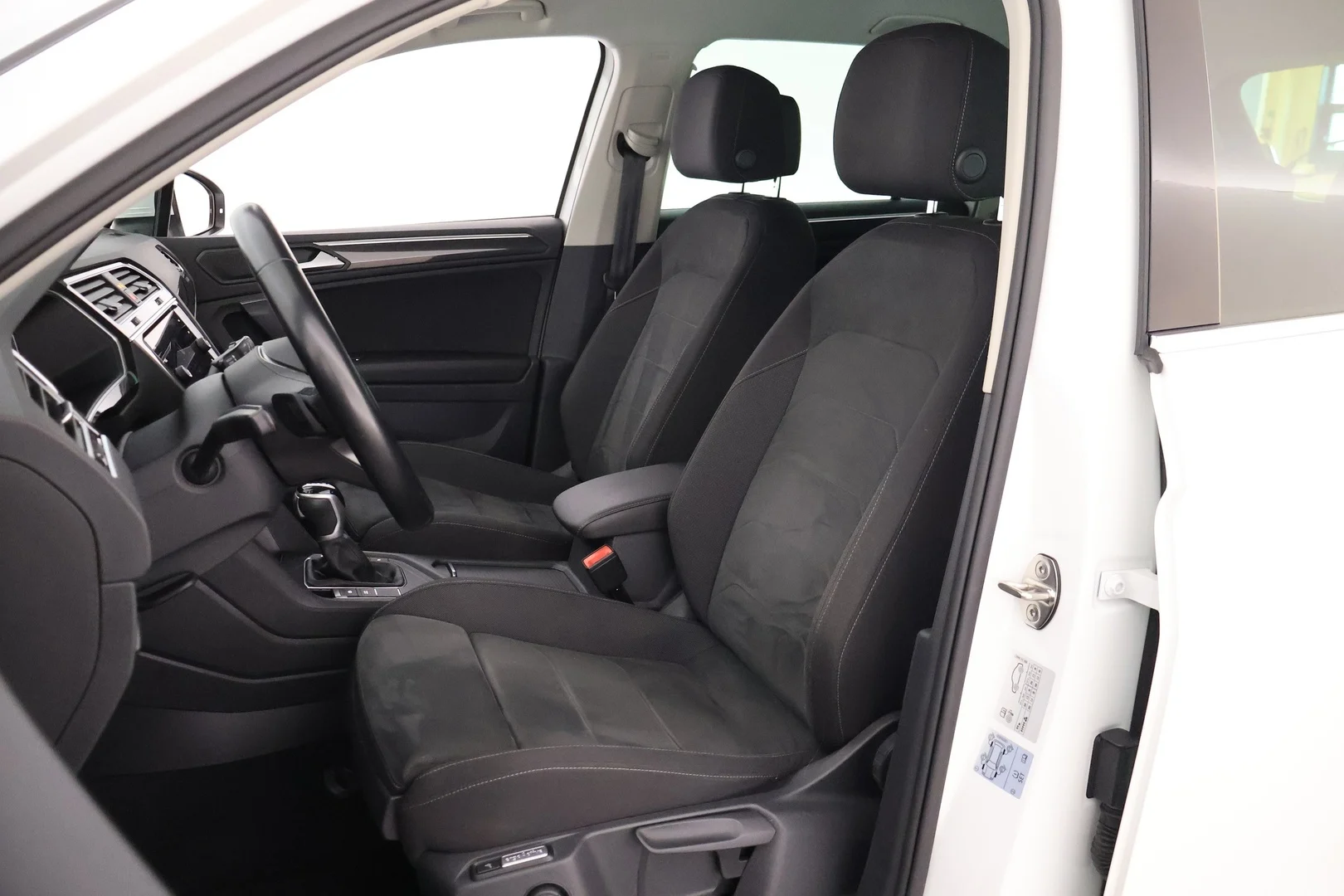 Car Image - 5xwidPIaMcuBr45jGYDWsj