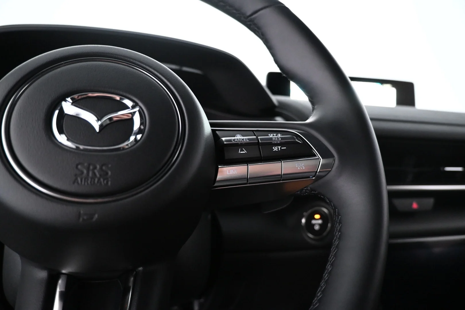 Car Image - 3I2dU3sMVBm30dTALtqTC0