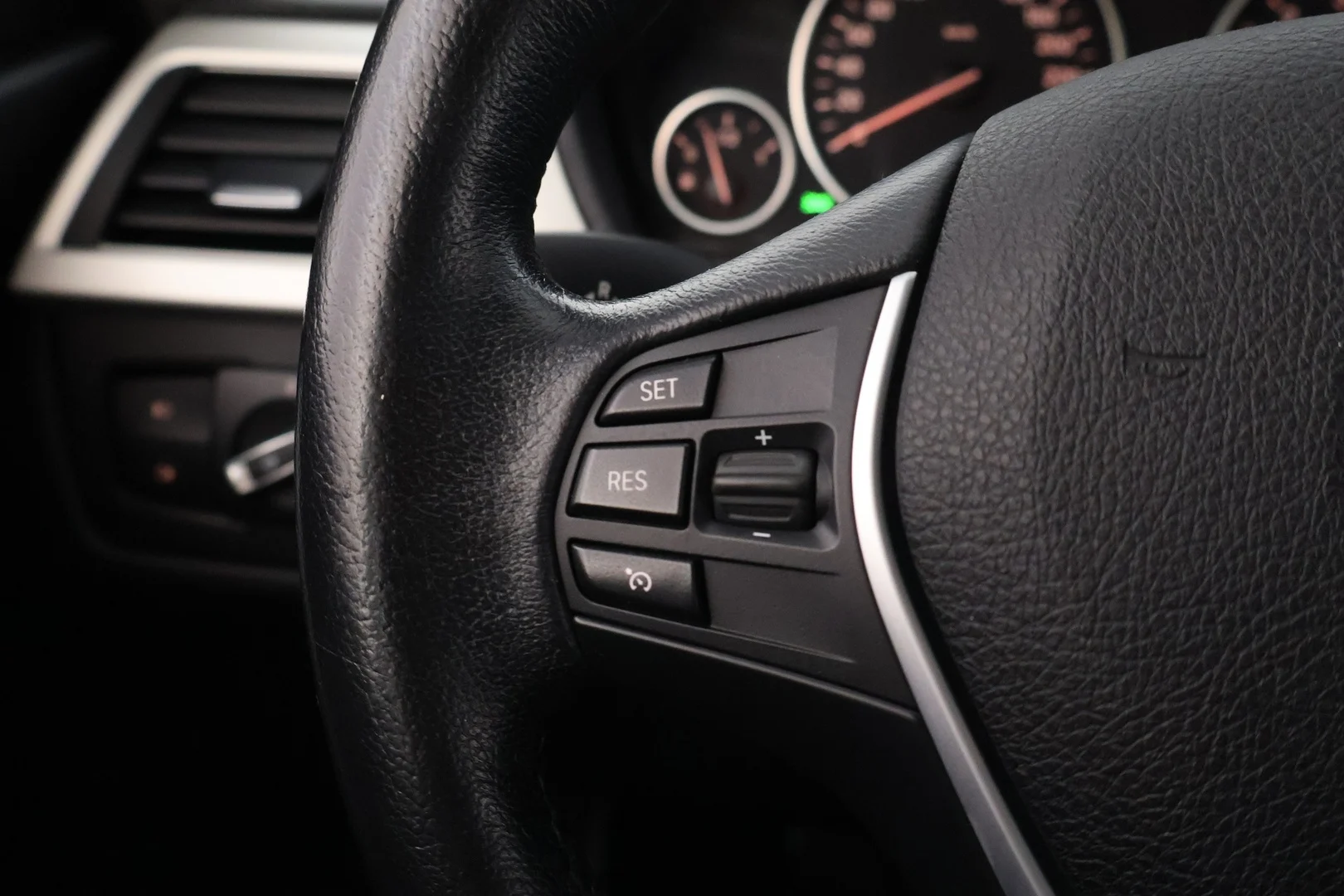 Car Image - 1WgR3psaTJGDMxXJaMqDlf